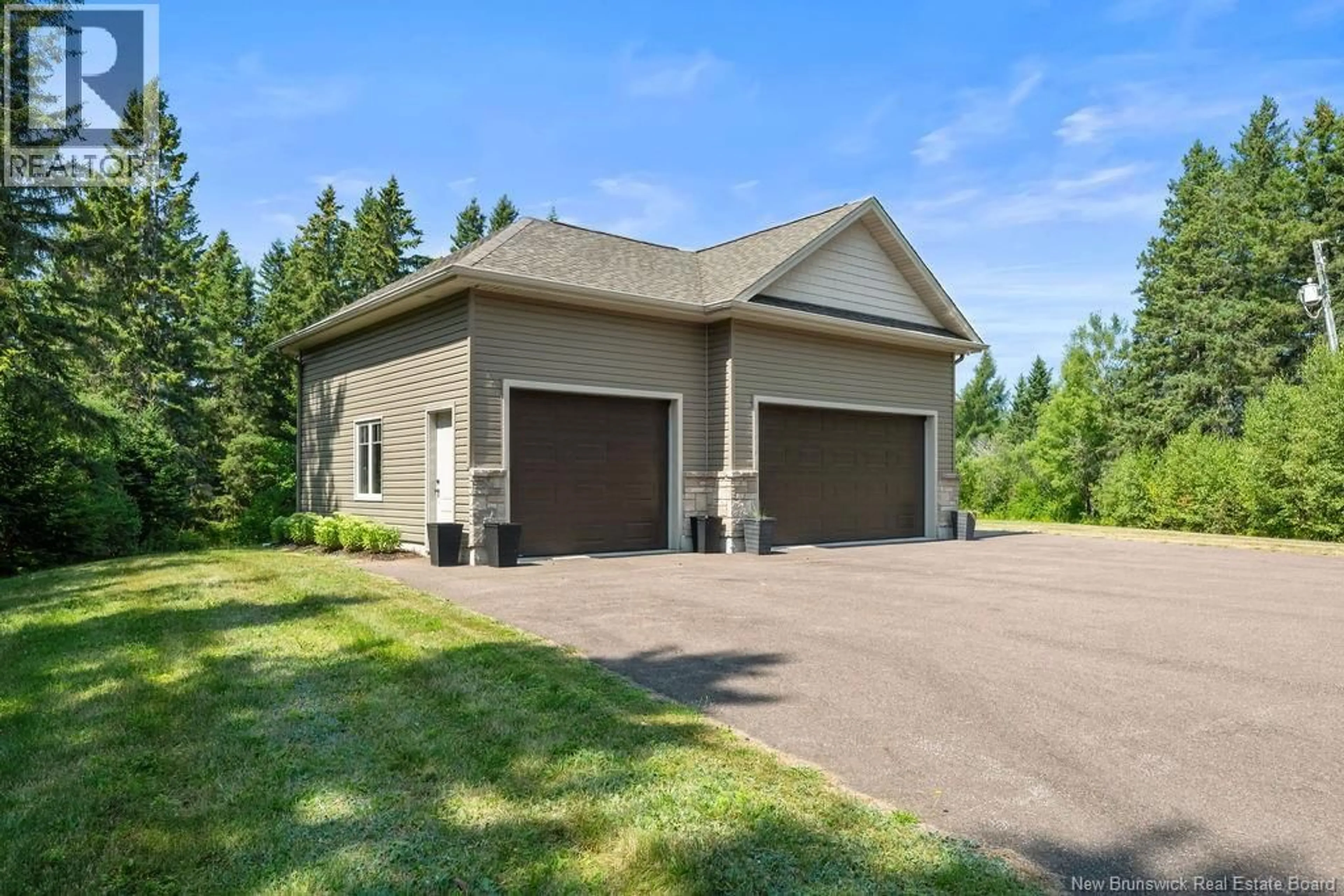 Indoor garage for 1632 SHEDIAC RIVER ROAD, Shediac River New Brunswick E4R1X3