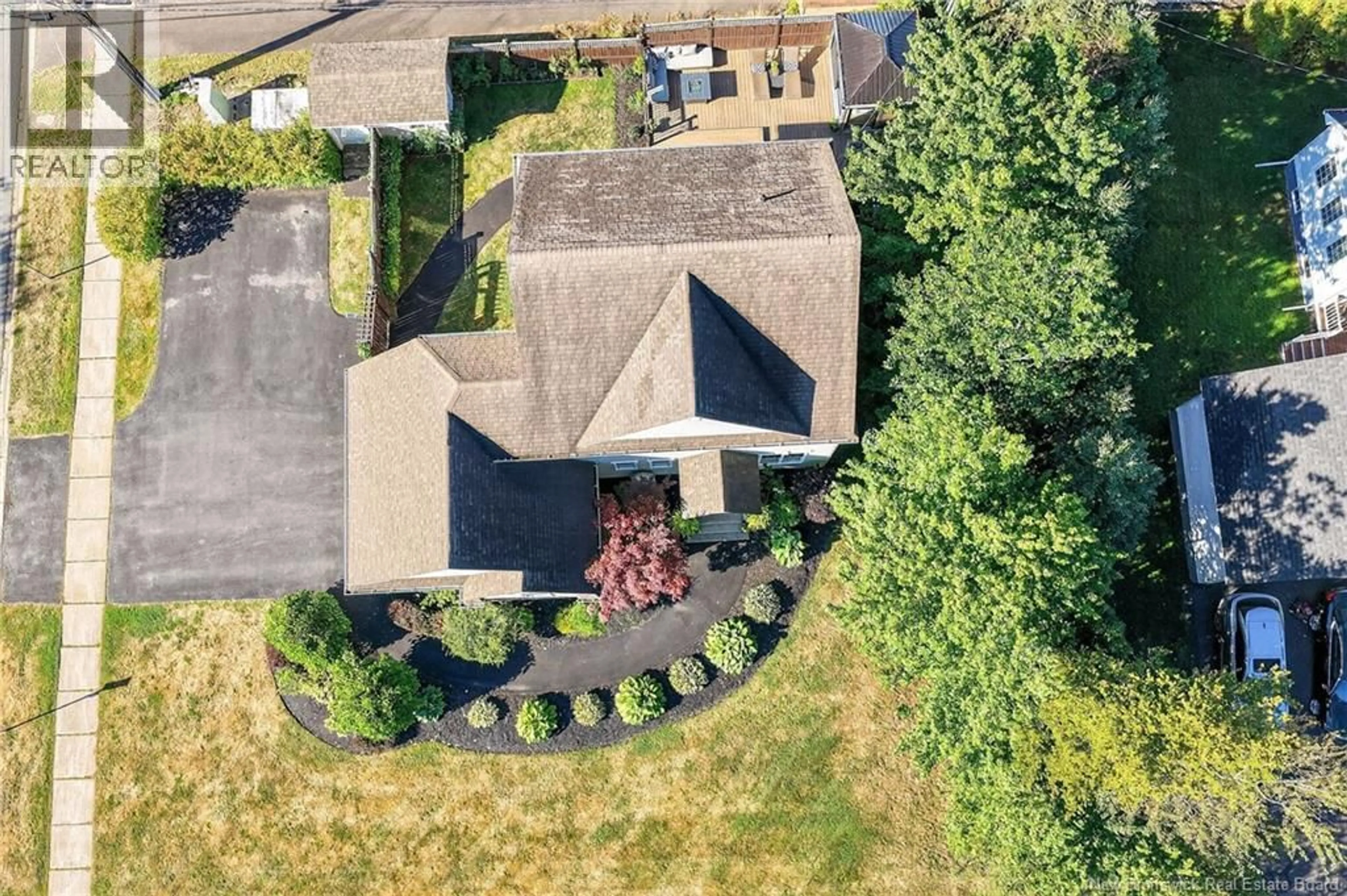 A pic from outside/outdoor area/front of a property/back of a property/a pic from drone, street for 322 GLENCAIRN DRIVE, Moncton New Brunswick E1G0T7