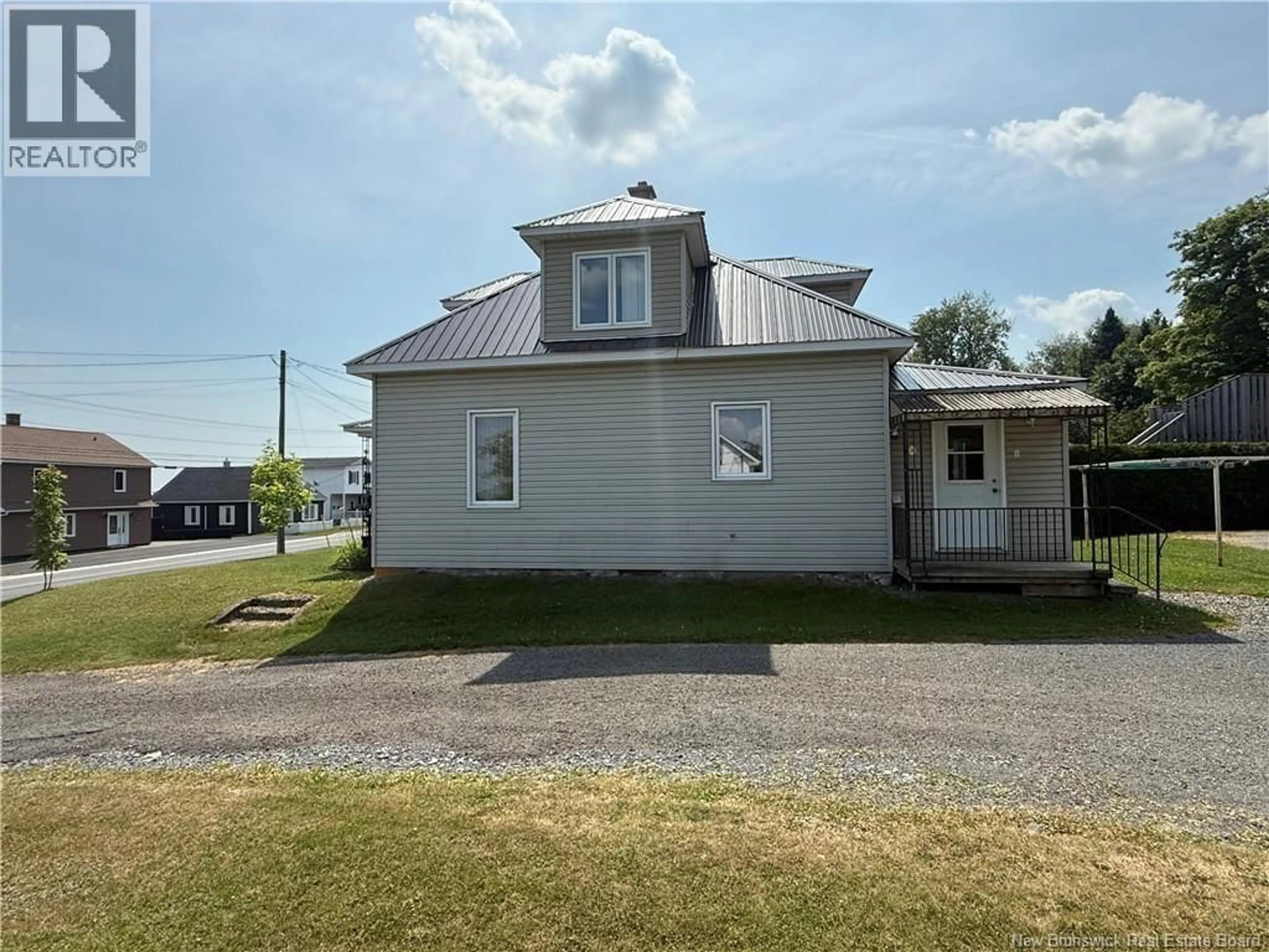 A pic from outside/outdoor area/front of a property/back of a property/a pic from drone, building for 332 PORTAGE ROAD, Grand-Sault/Grand Falls New Brunswick E3Z1M6