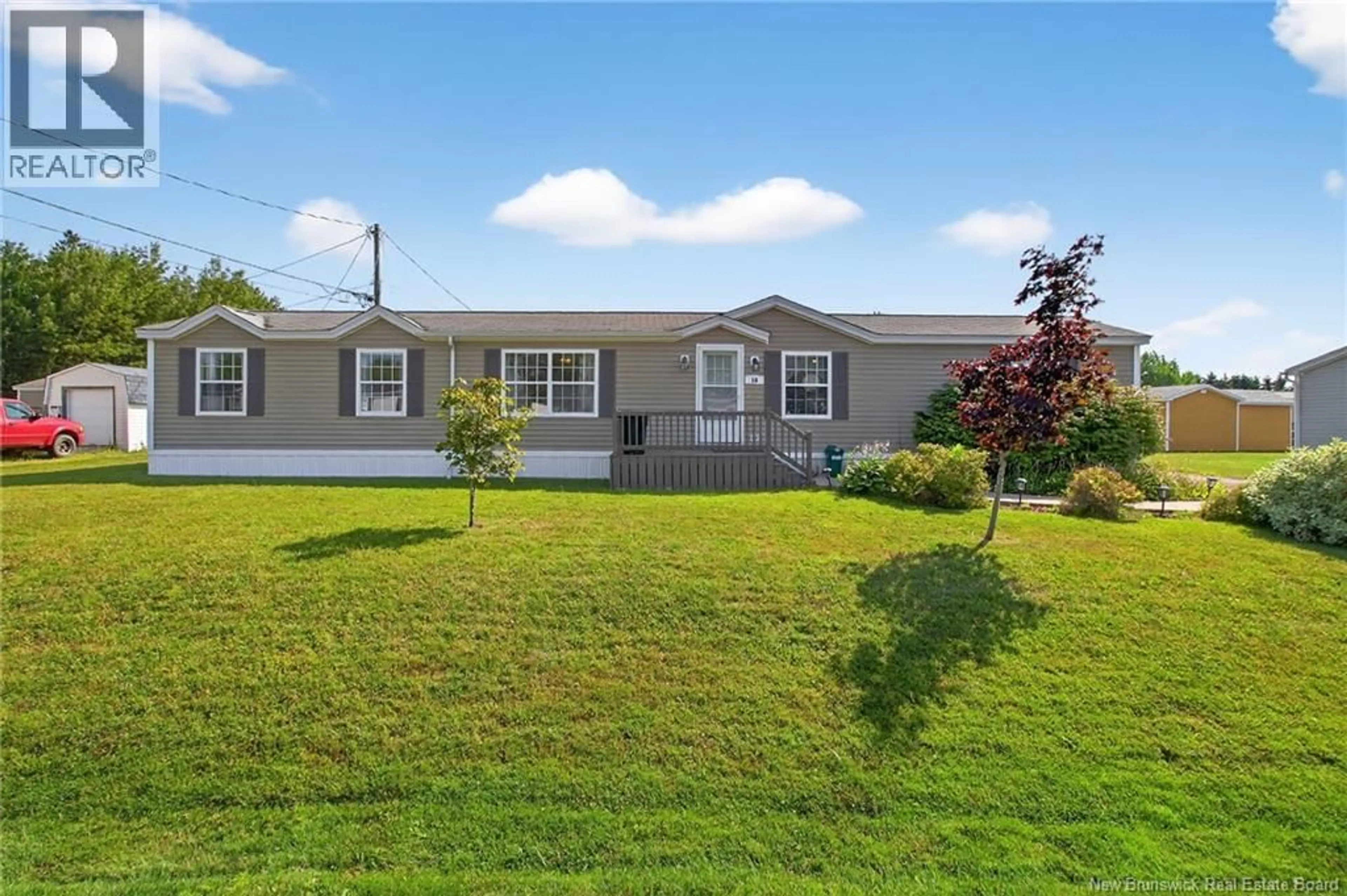 Home with vinyl exterior material, unknown for 10 ANEMONE STREET, Moncton New Brunswick E1H2R7