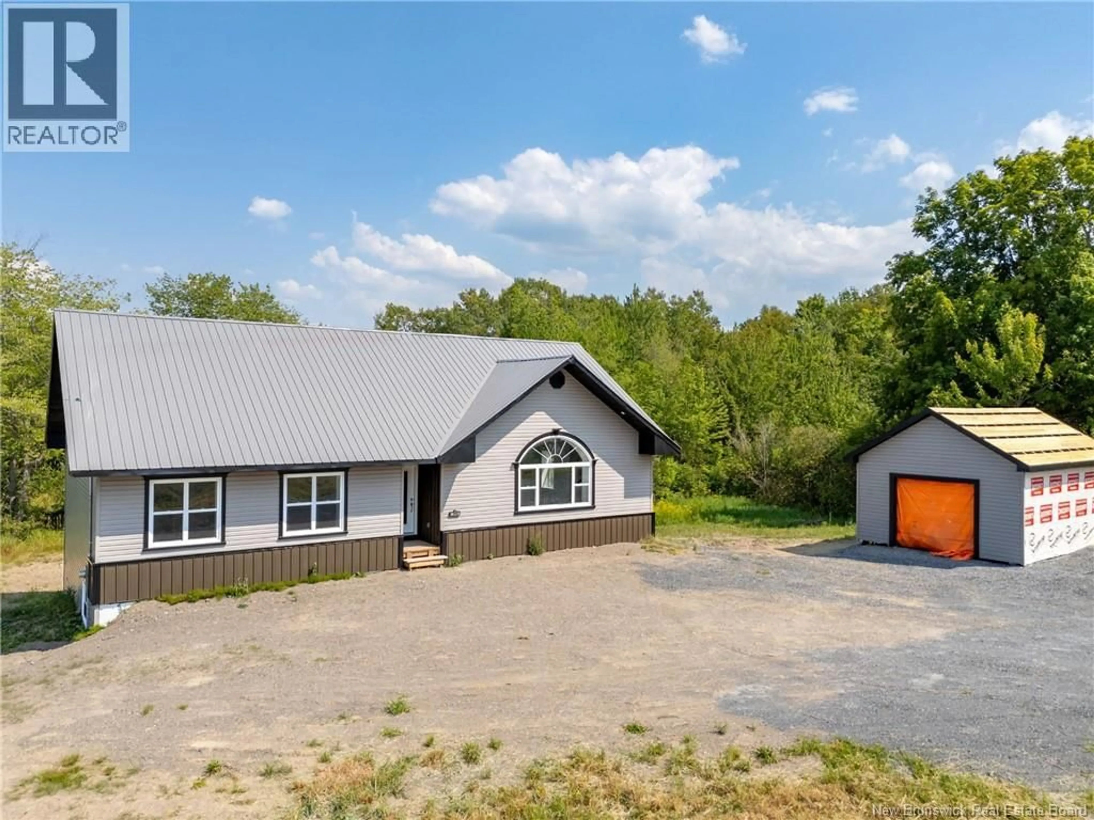 A pic from outside/outdoor area/front of a property/back of a property/a pic from drone, building for 173 ROUTE 3, New Market New Brunswick E6K2W3