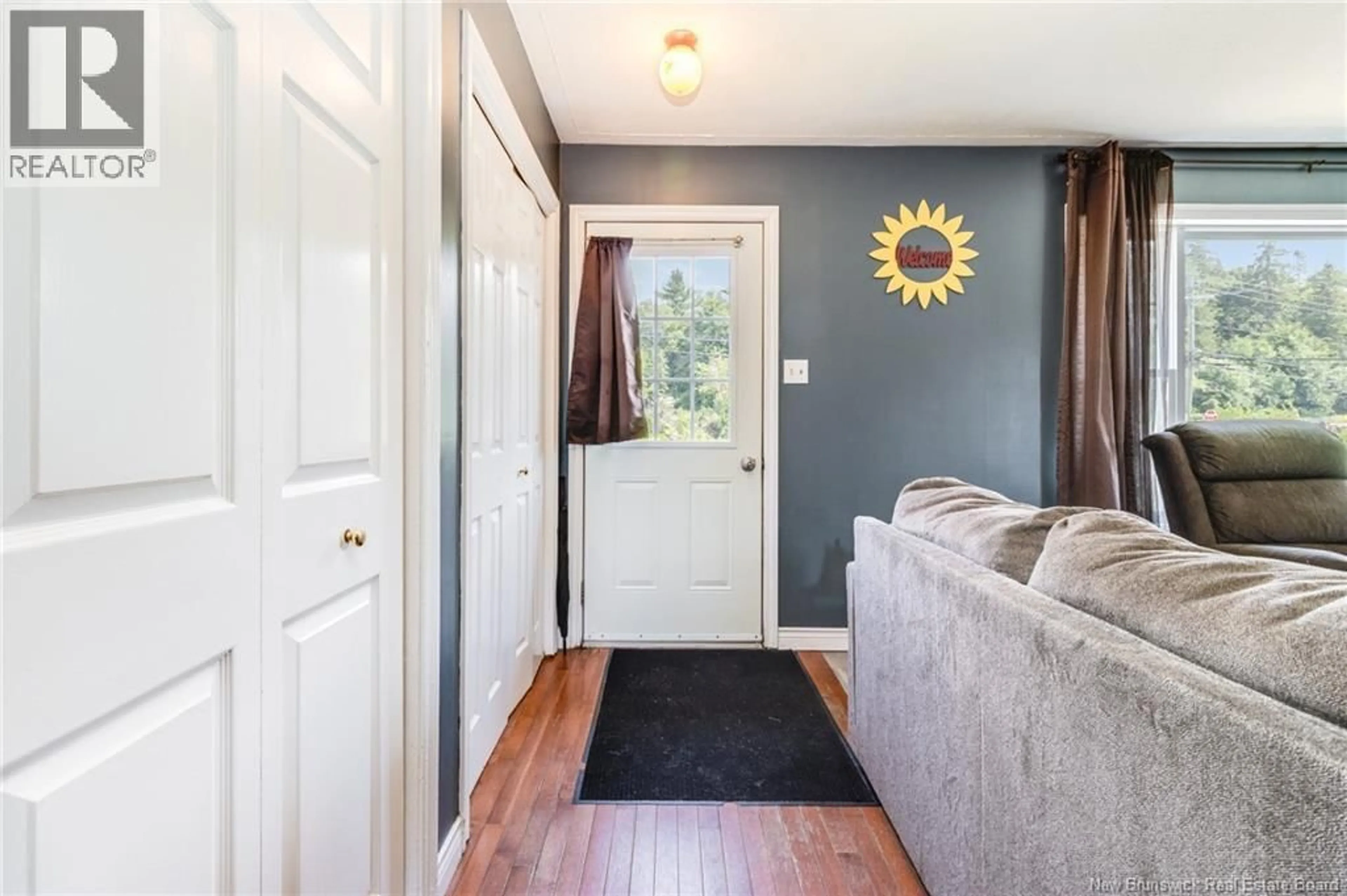 Indoor entryway for 1377 ROUTE 620, Estey's Bridge New Brunswick E3G6M8