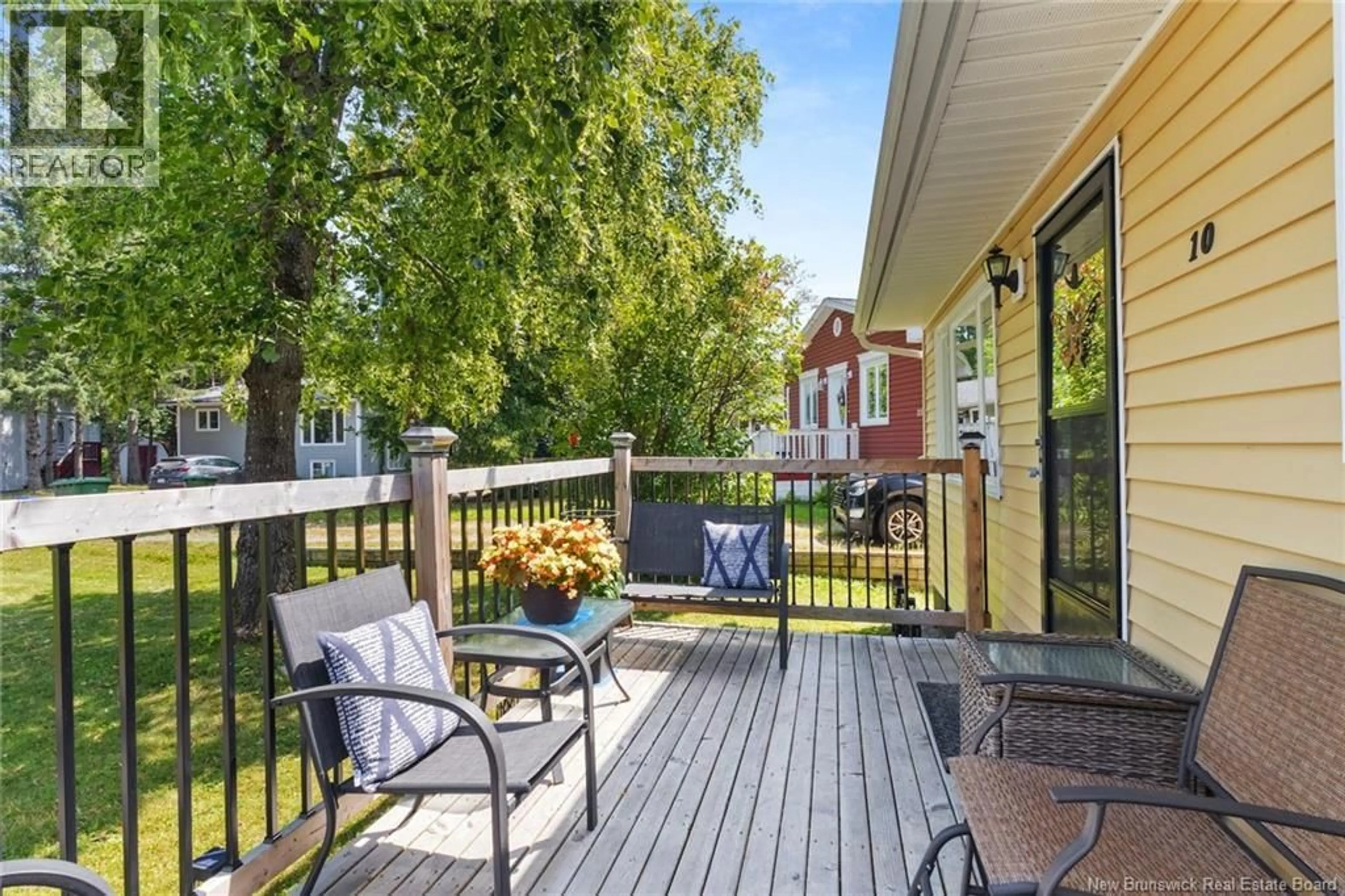 Patio, street for 10 MCINNIS COURT, Fredericton New Brunswick E3A4G9