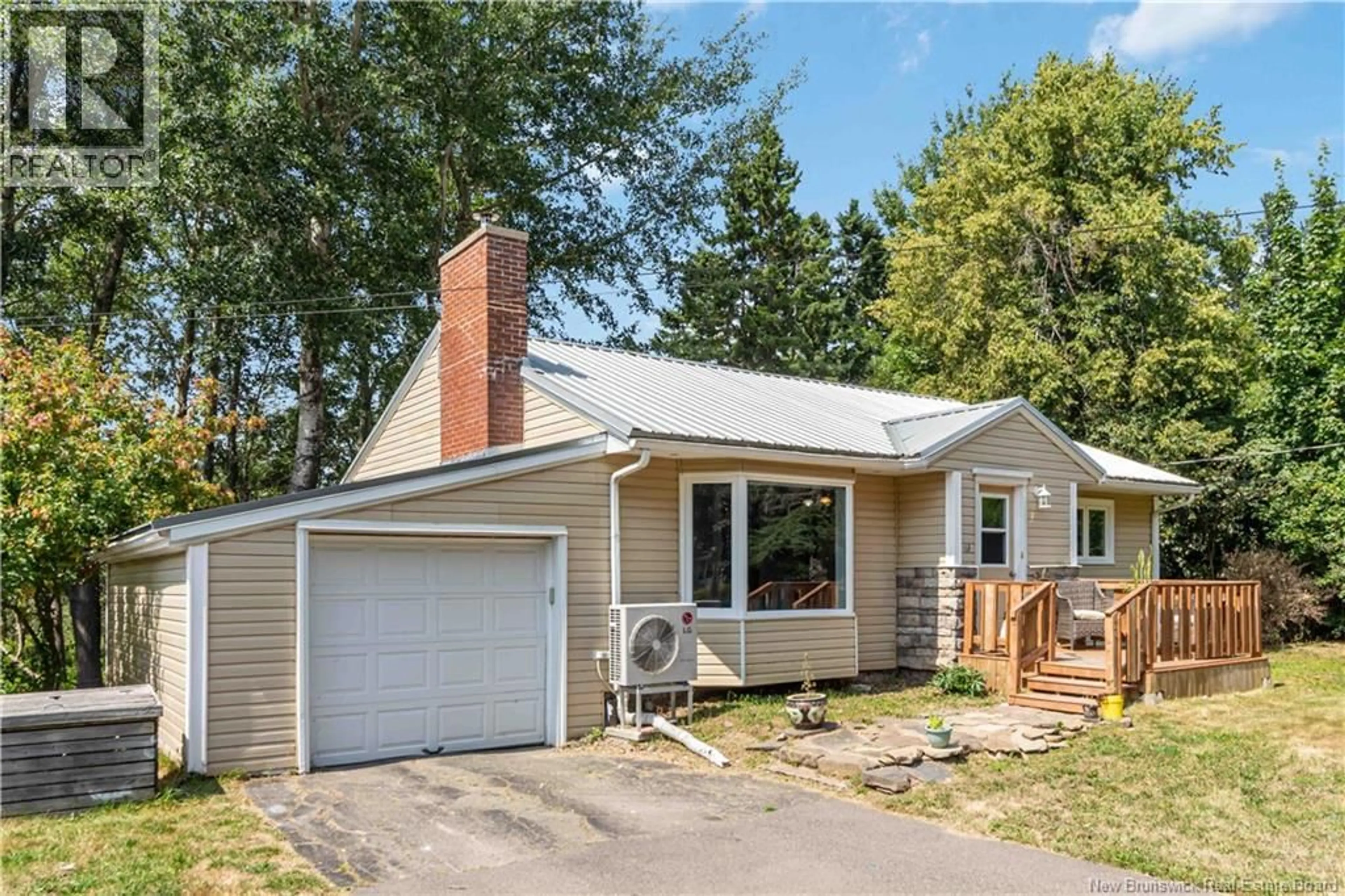 Home with vinyl exterior material, street for 10 BENNET STREET, Sackville New Brunswick E4L3M6