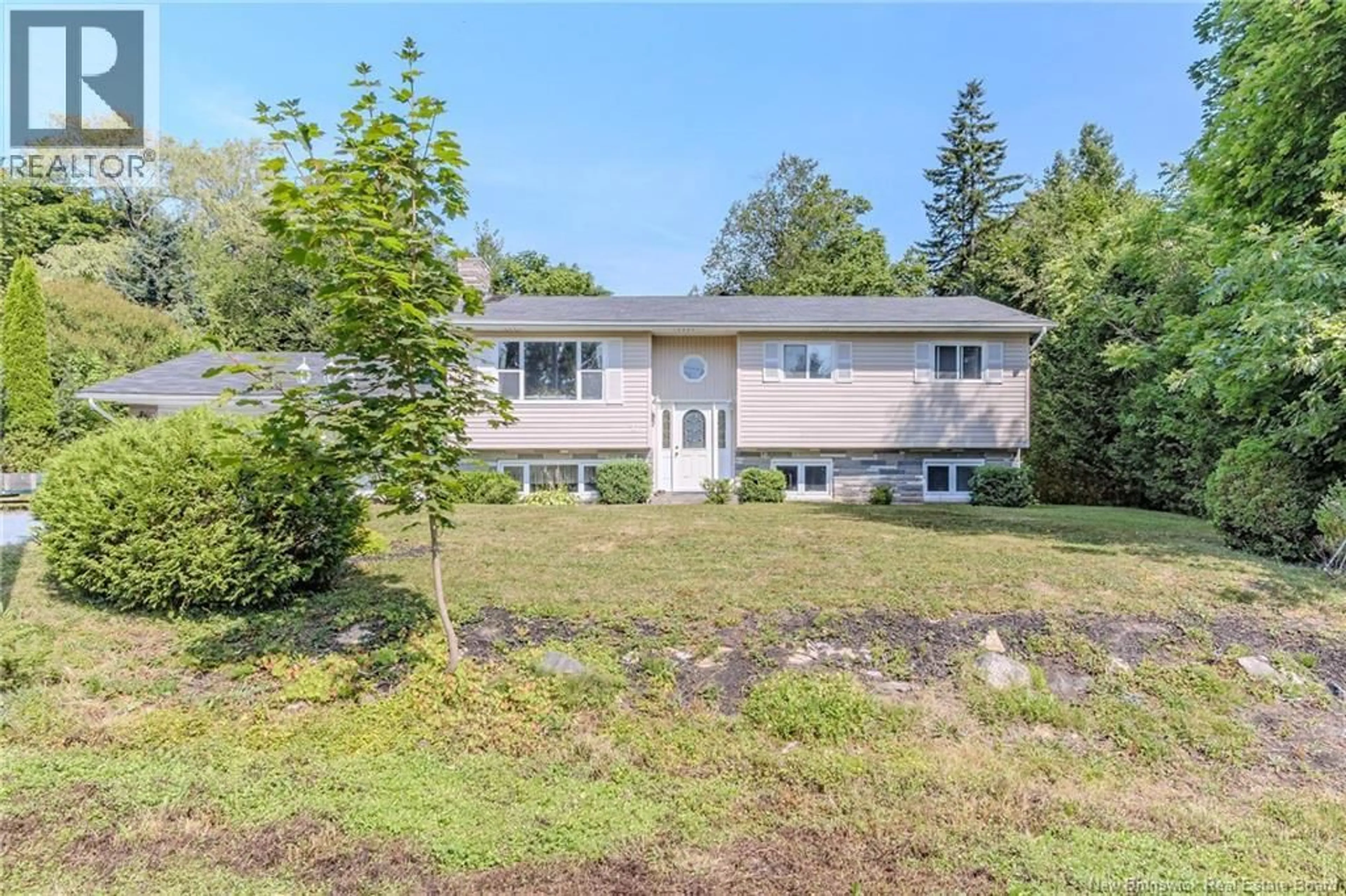 A pic from outside/outdoor area/front of a property/back of a property/a pic from drone, unknown for 70 LEIGHSIDE COURT, Grand Bay-Westfield New Brunswick E5K1Z4