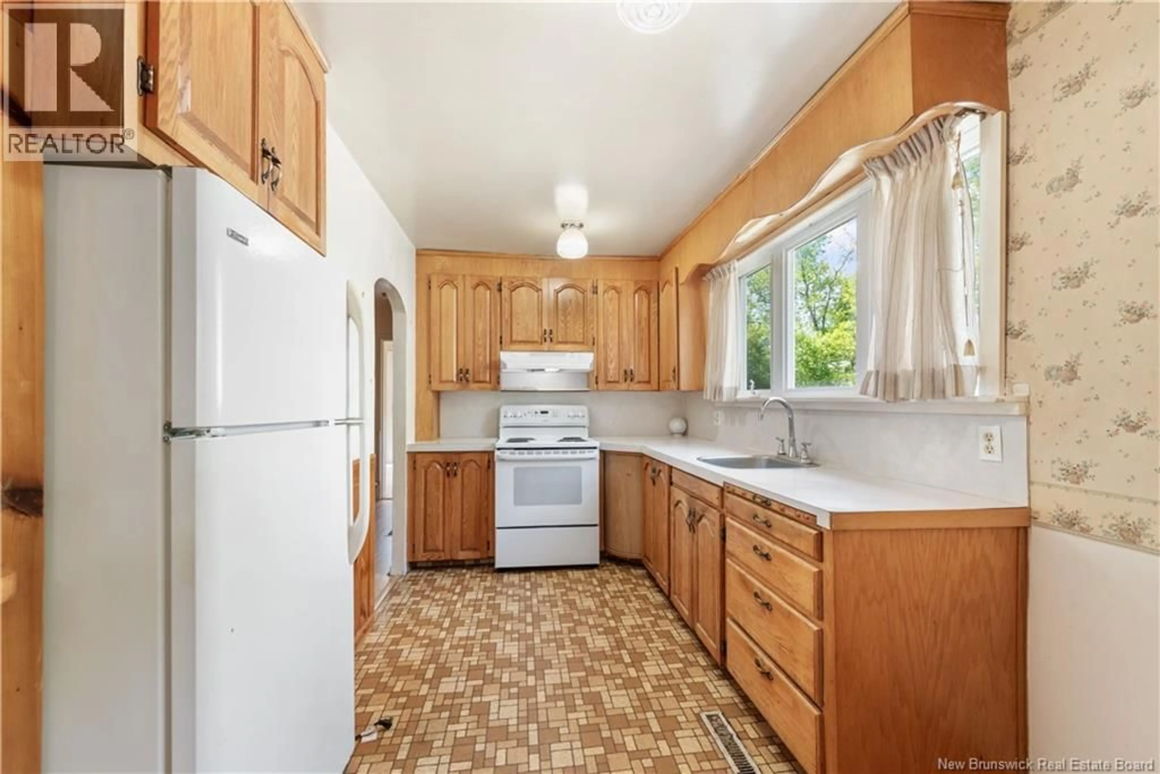 Standard kitchen, unknown for 68 LESLIE STREET, Moncton New Brunswick E1C6M5