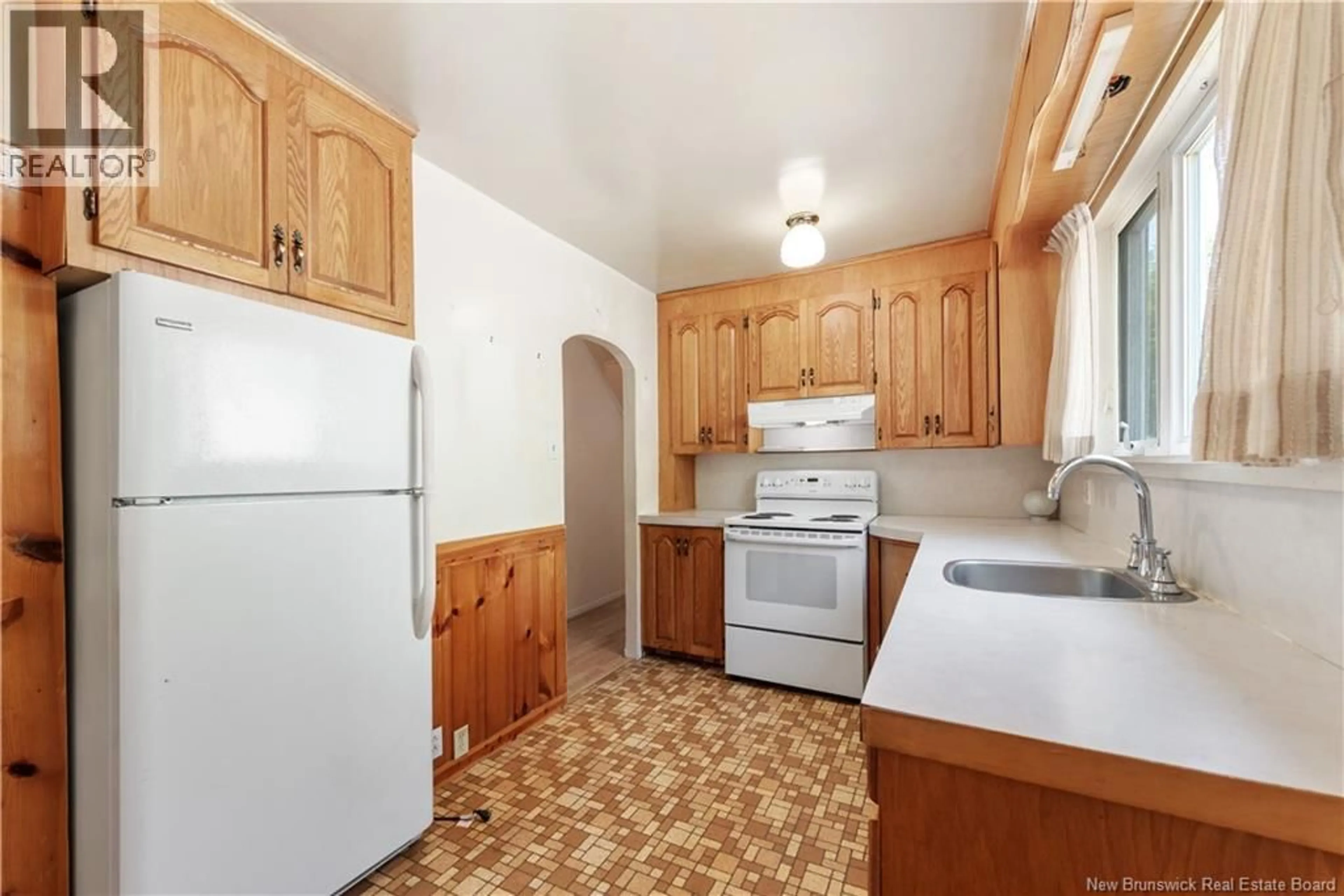Standard kitchen, unknown for 68 LESLIE STREET, Moncton New Brunswick E1C6M5