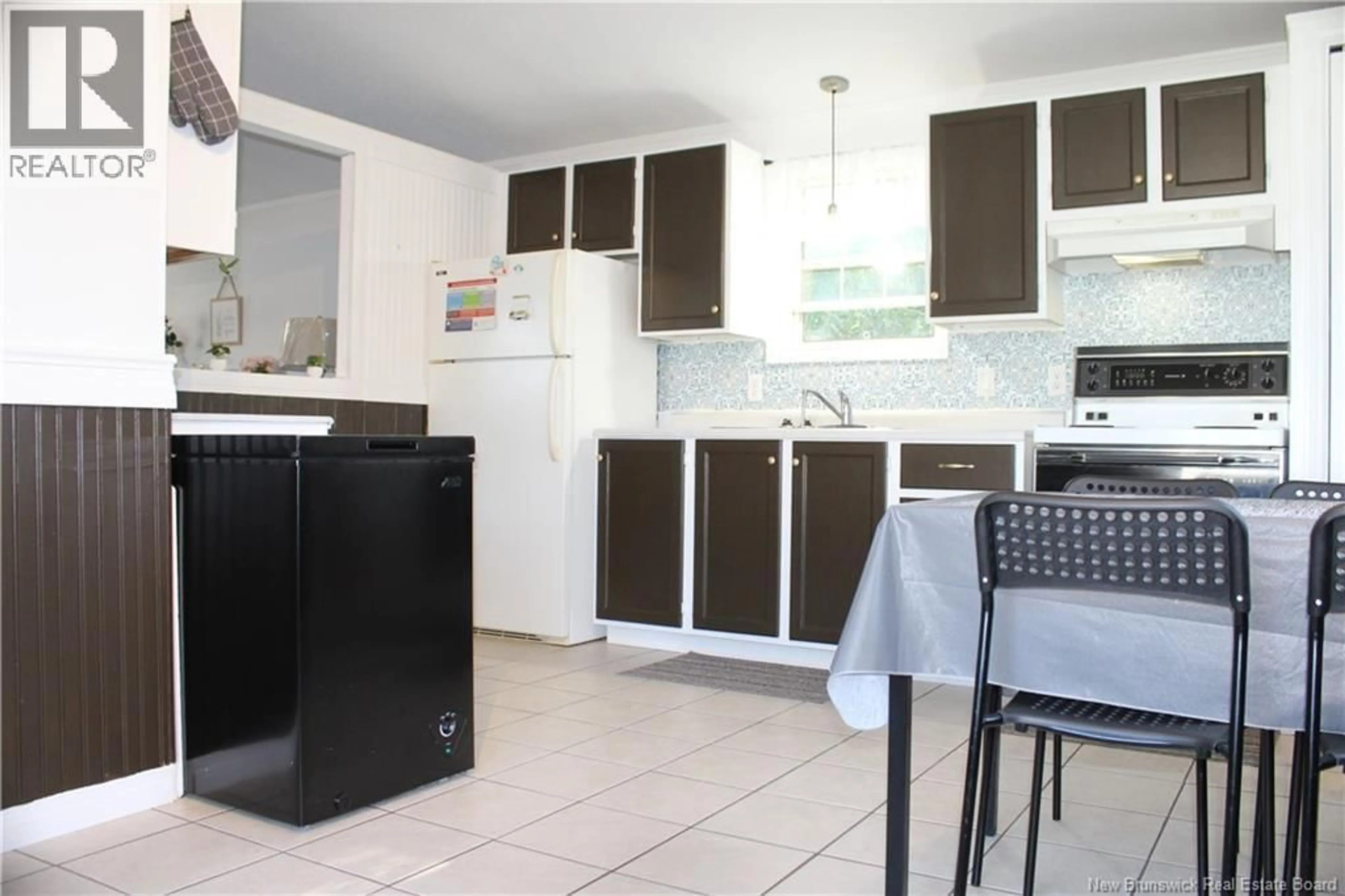 Standard kitchen, unknown for 7 CHICKADEE STREET, Moncton New Brunswick E1H2V3