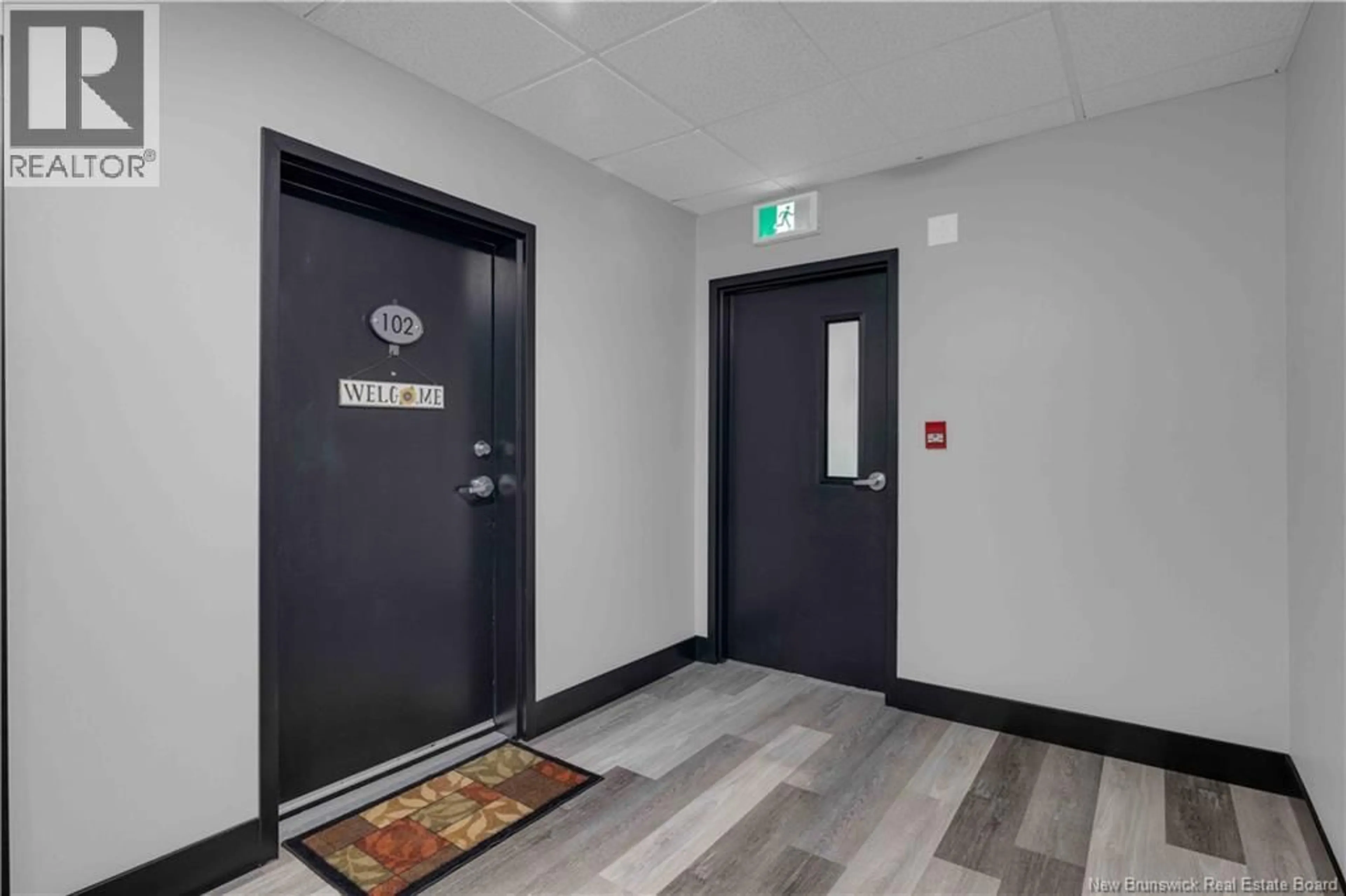 Indoor foyer for 102 - 79 MAPLEVIEW DRIVE, Hampton New Brunswick E5N0A6
