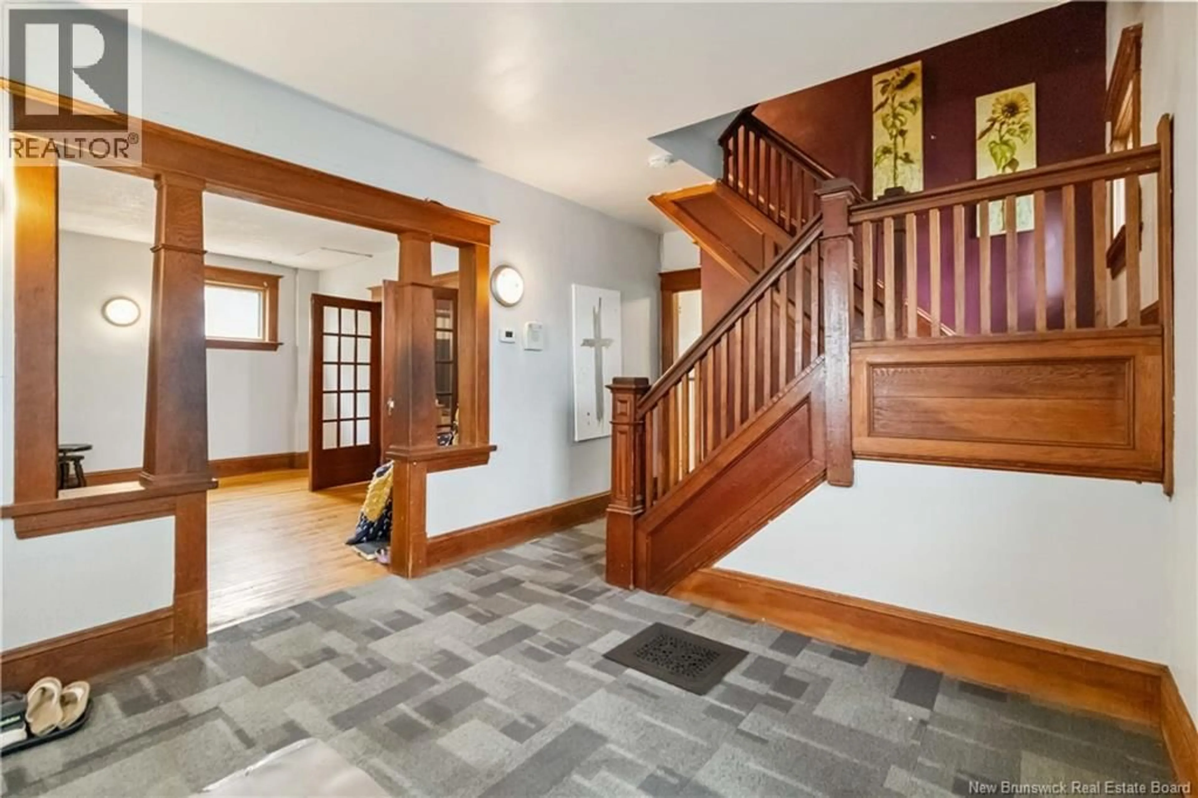 Indoor foyer for 41 MACALEESE, Moncton New Brunswick E1A3M1