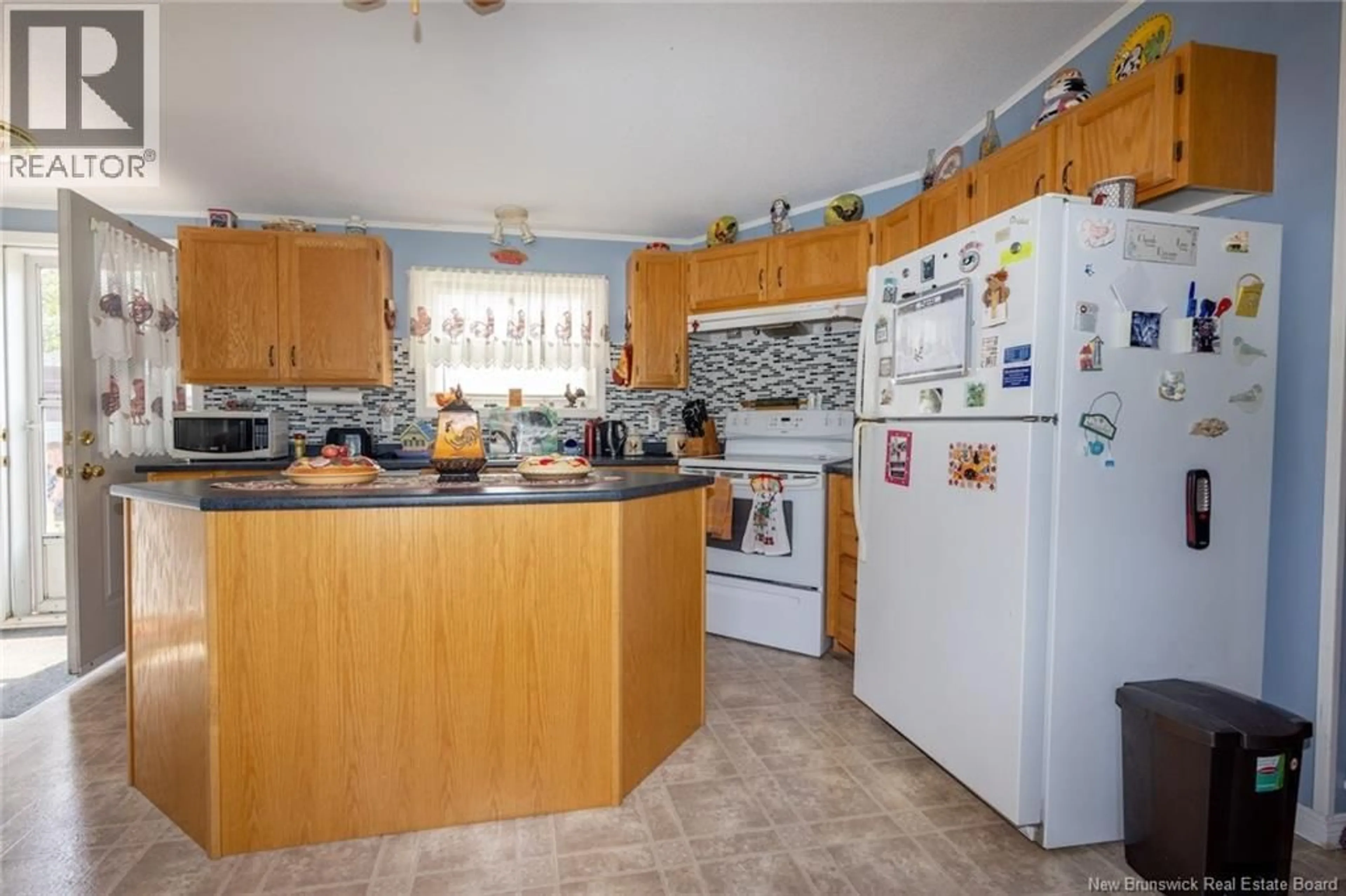 Standard kitchen, unknown for 26 GLENMAR DRIVE, Fredericton New Brunswick E3A0H9