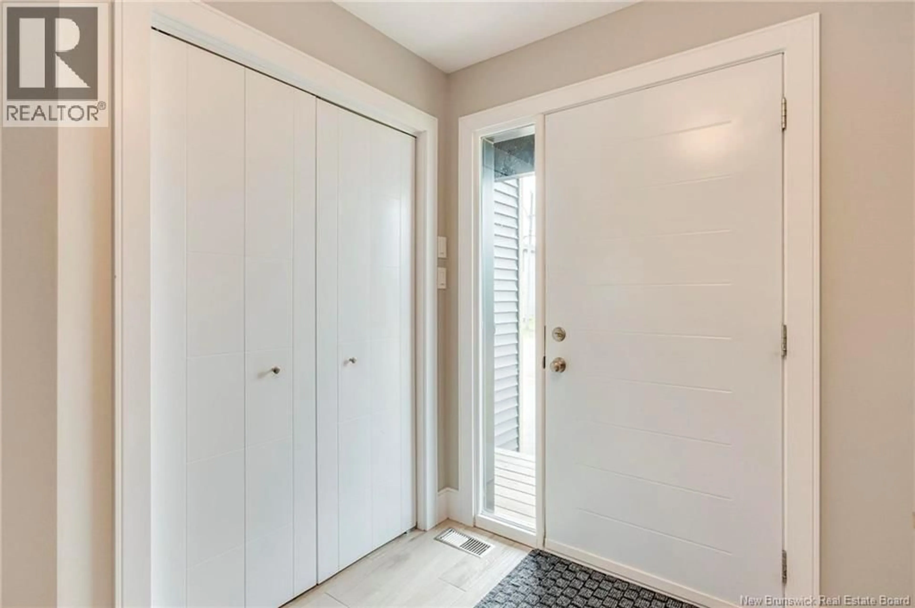 Indoor entryway for 23 TIMANDRA CRESCENT, Moncton New Brunswick E1C5Y3