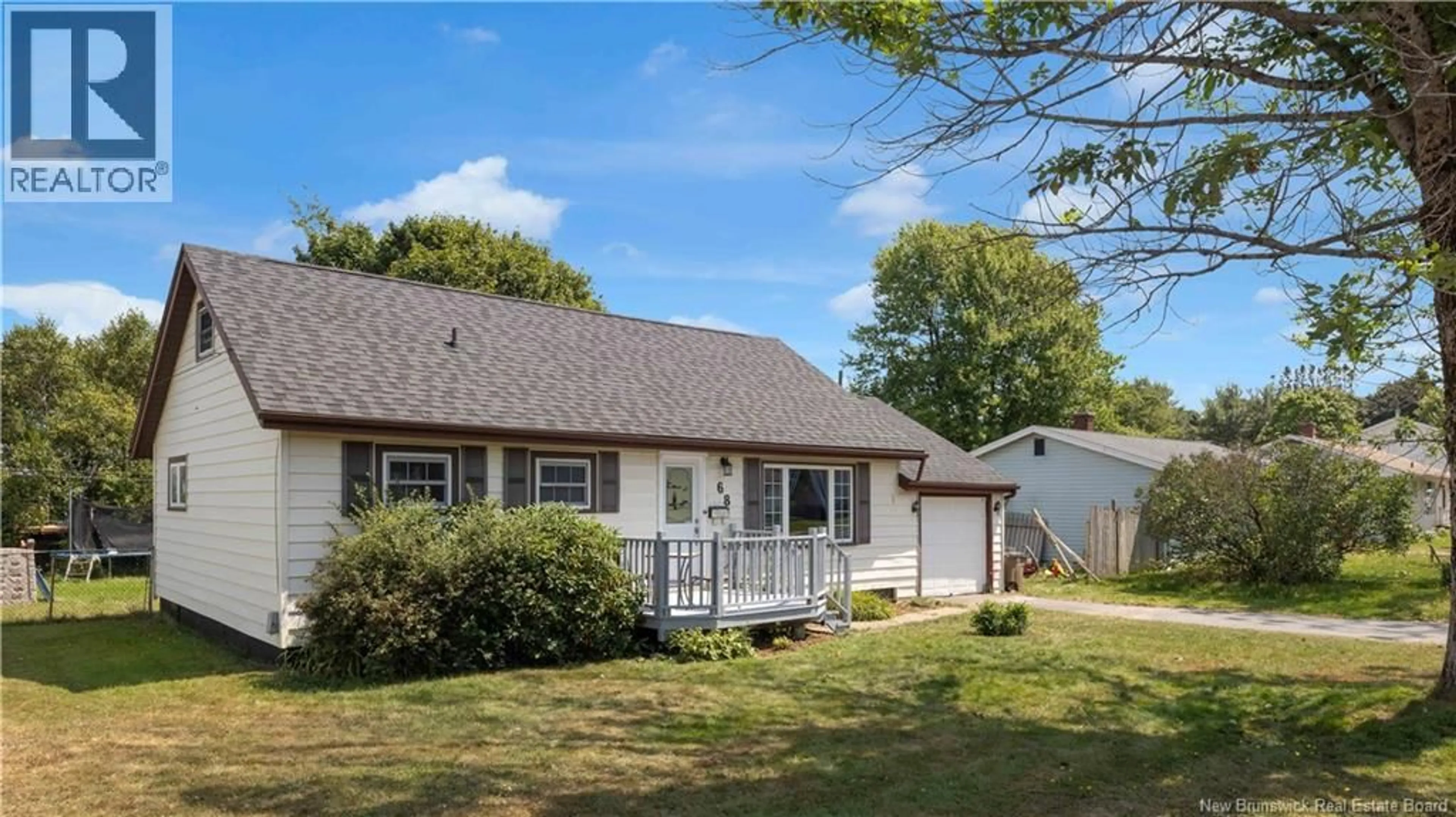 Home with vinyl exterior material, street for 68 VALLEYVIEW CRESCENT, Saint John New Brunswick E2M4L3