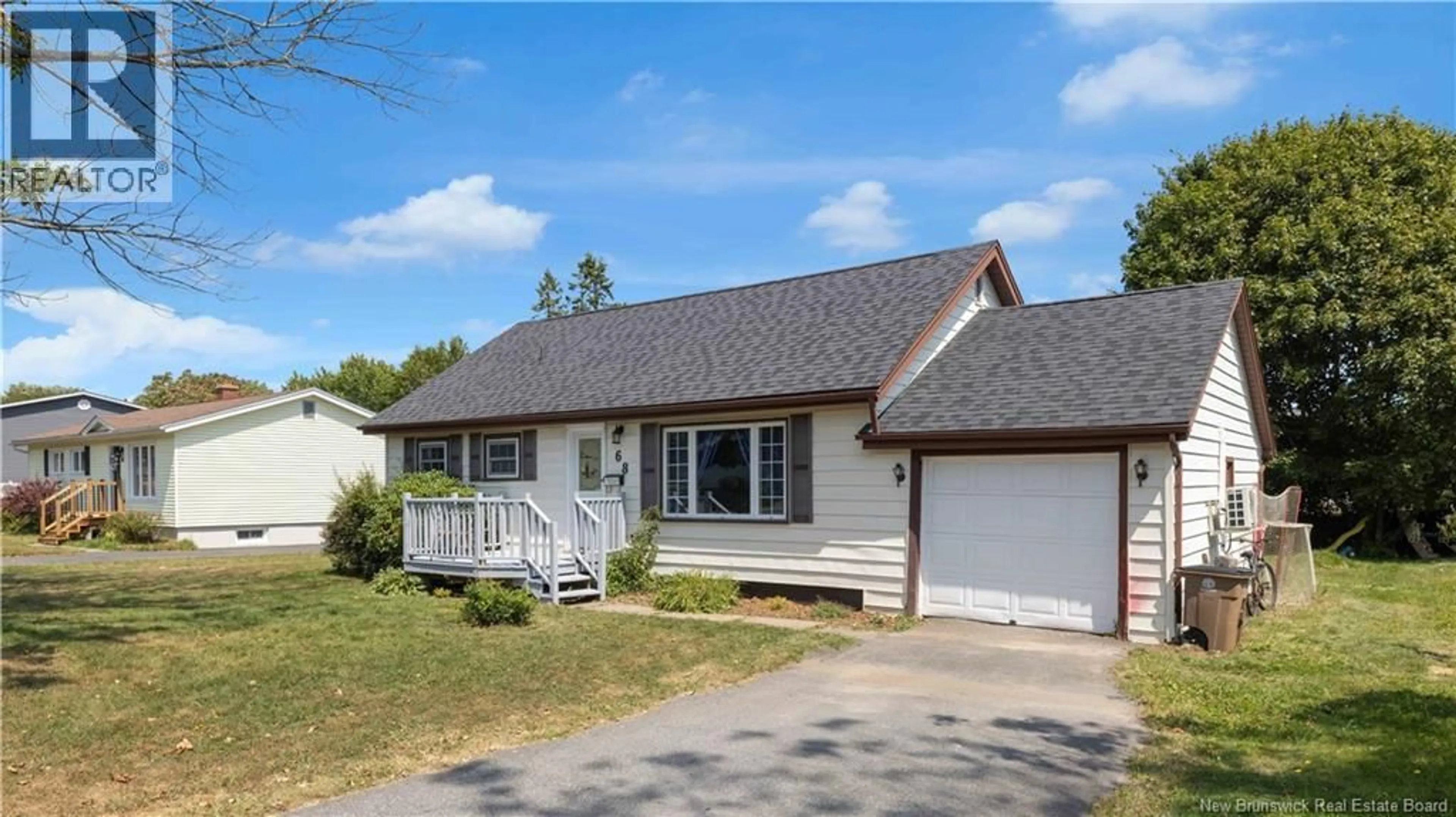 Home with vinyl exterior material, street for 68 VALLEYVIEW CRESCENT, Saint John New Brunswick E2M4L3