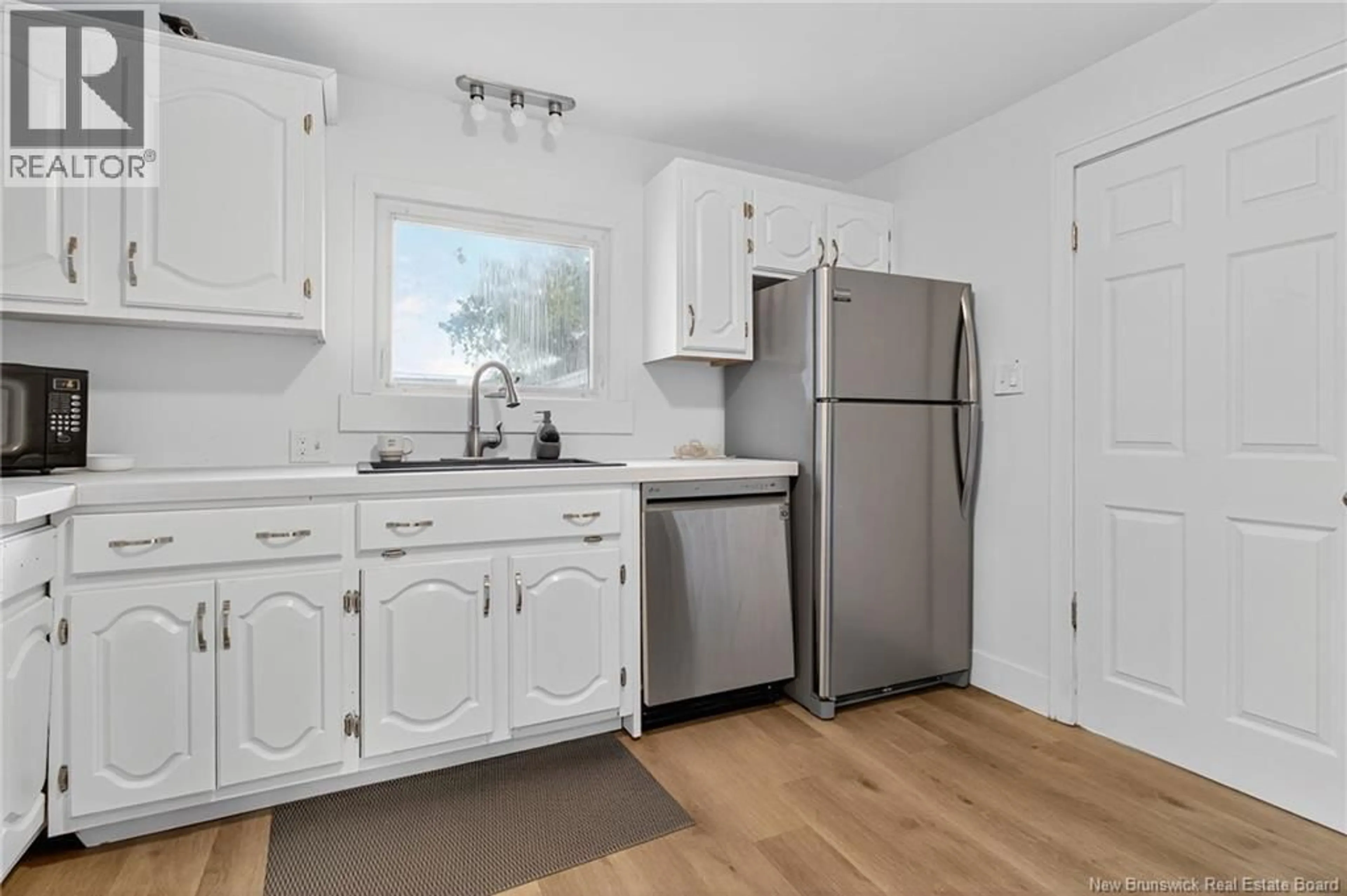 Standard kitchen, unknown for 69 CEDAR STREET, Moncton New Brunswick E1C7L3