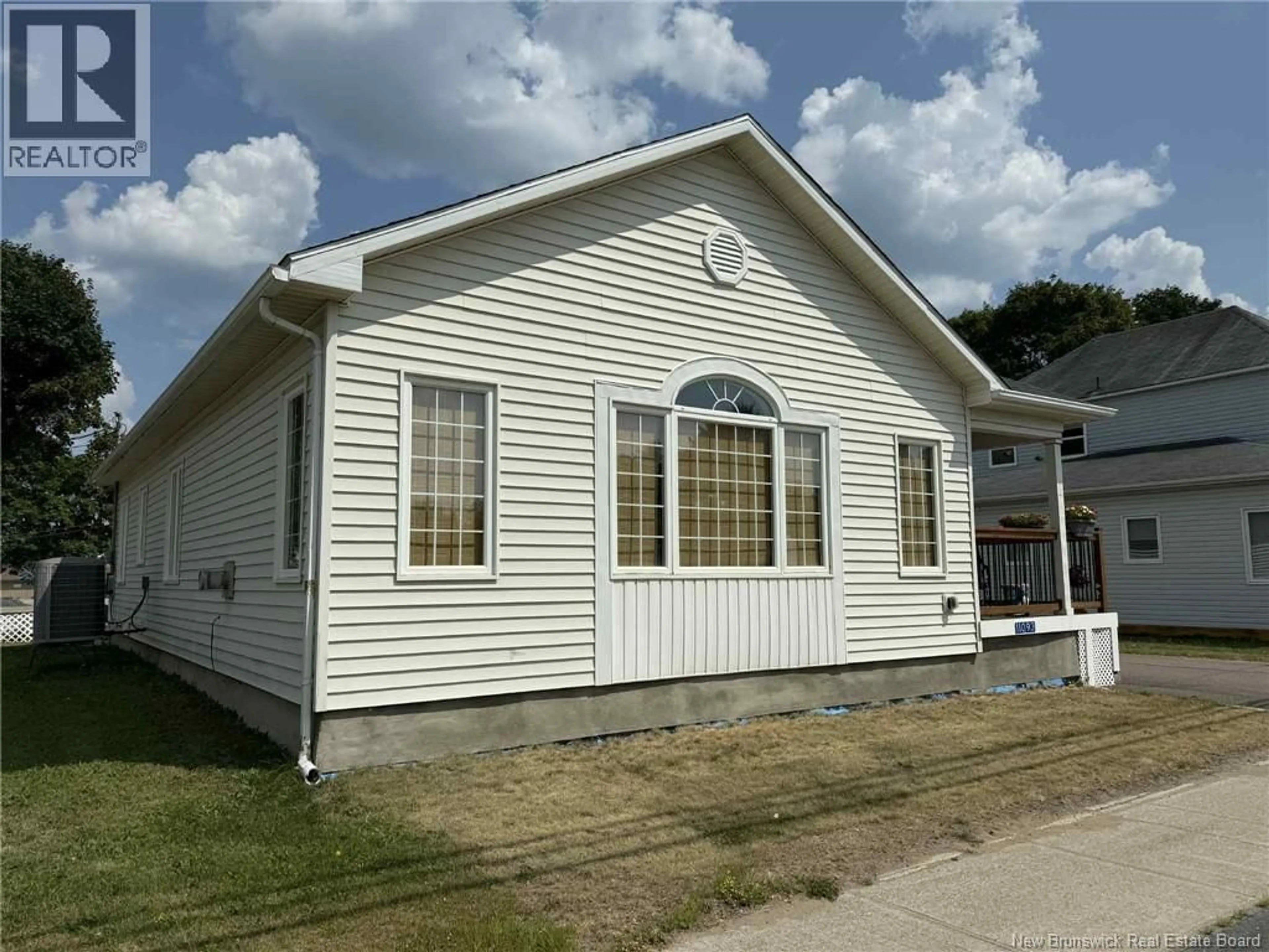 Home with vinyl exterior material, building for 11093 RUE PRINCIPALE, Rogersville New Brunswick E4Y2L9