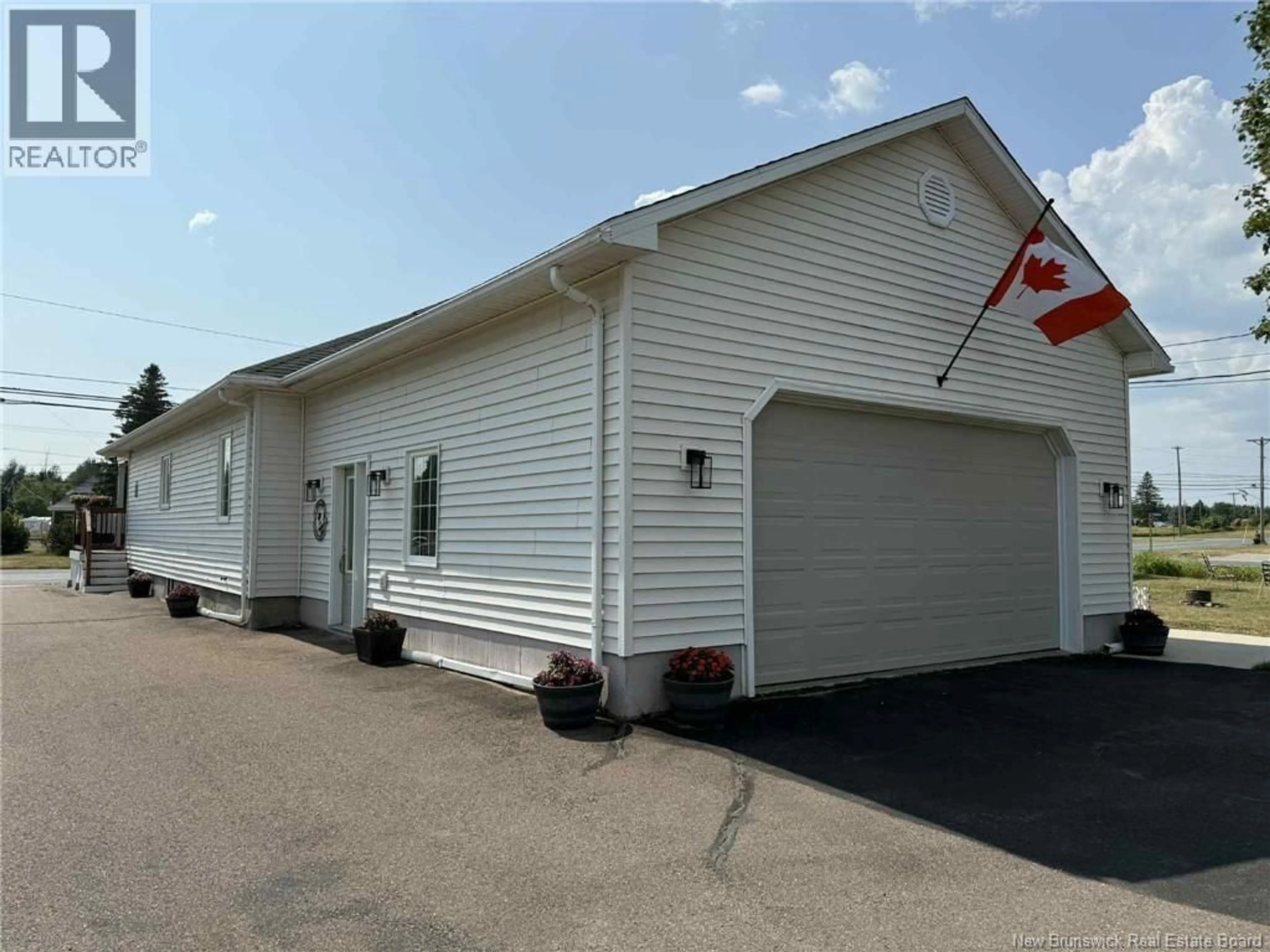 Indoor garage for 11093 RUE PRINCIPALE, Rogersville New Brunswick E4Y2L9