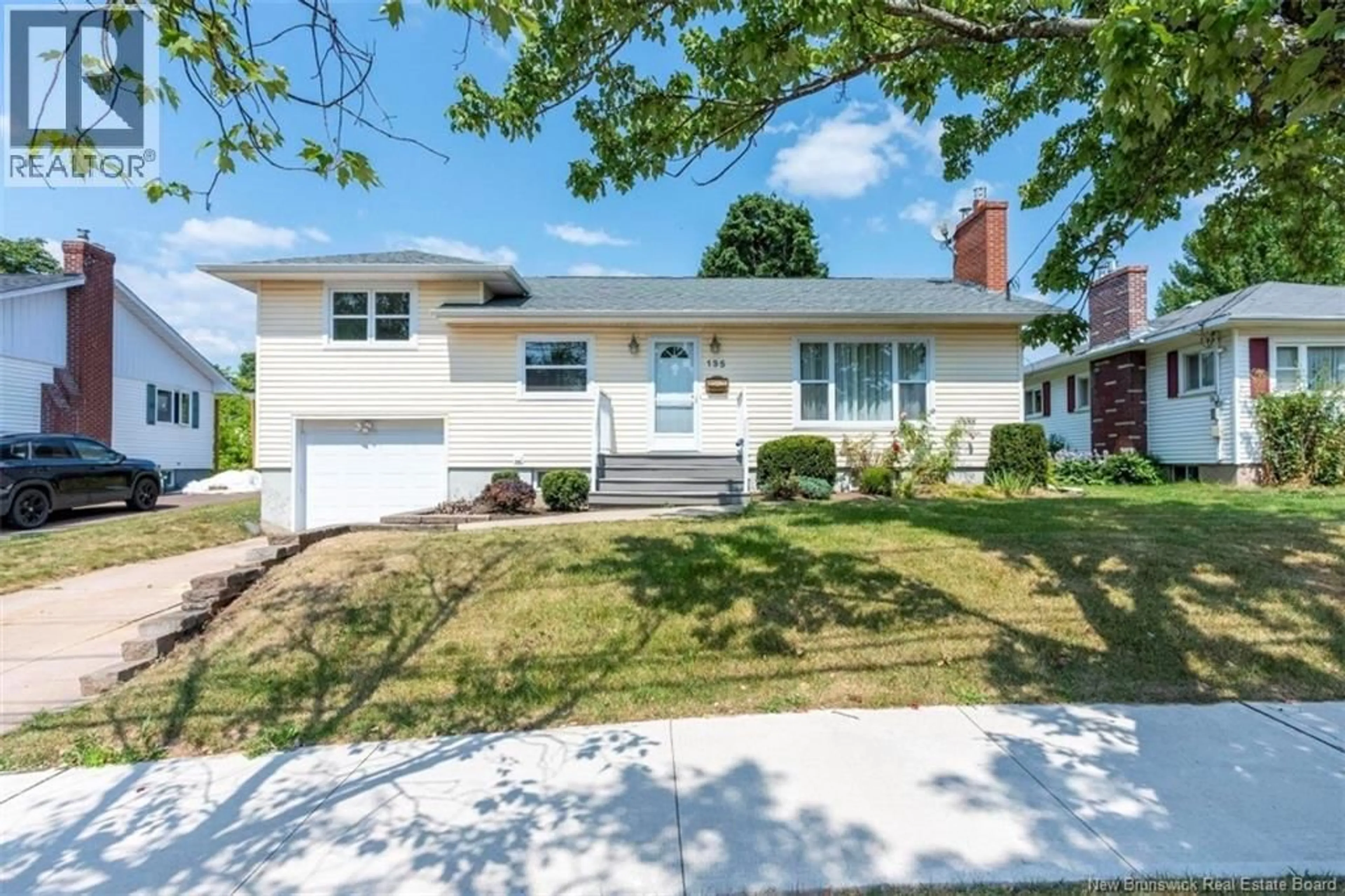 Home with vinyl exterior material, street for 135 BESSBOROUGH AVENUE, Moncton New Brunswick E1E1P8