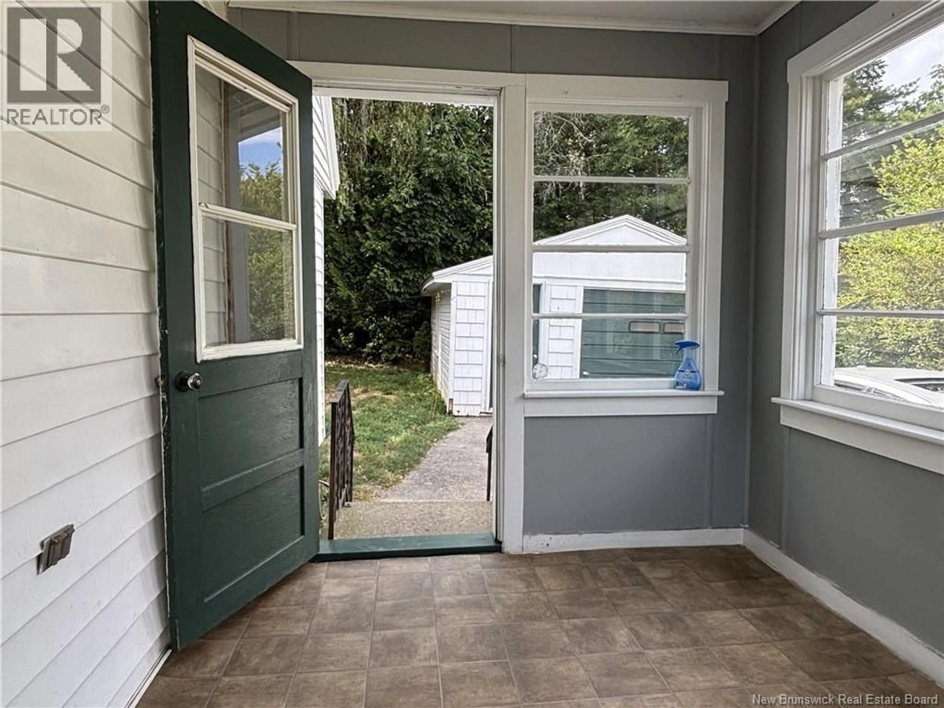 Indoor entryway for 10 THOMPSON AVENUE, St. Stephen New Brunswick E3L5G1