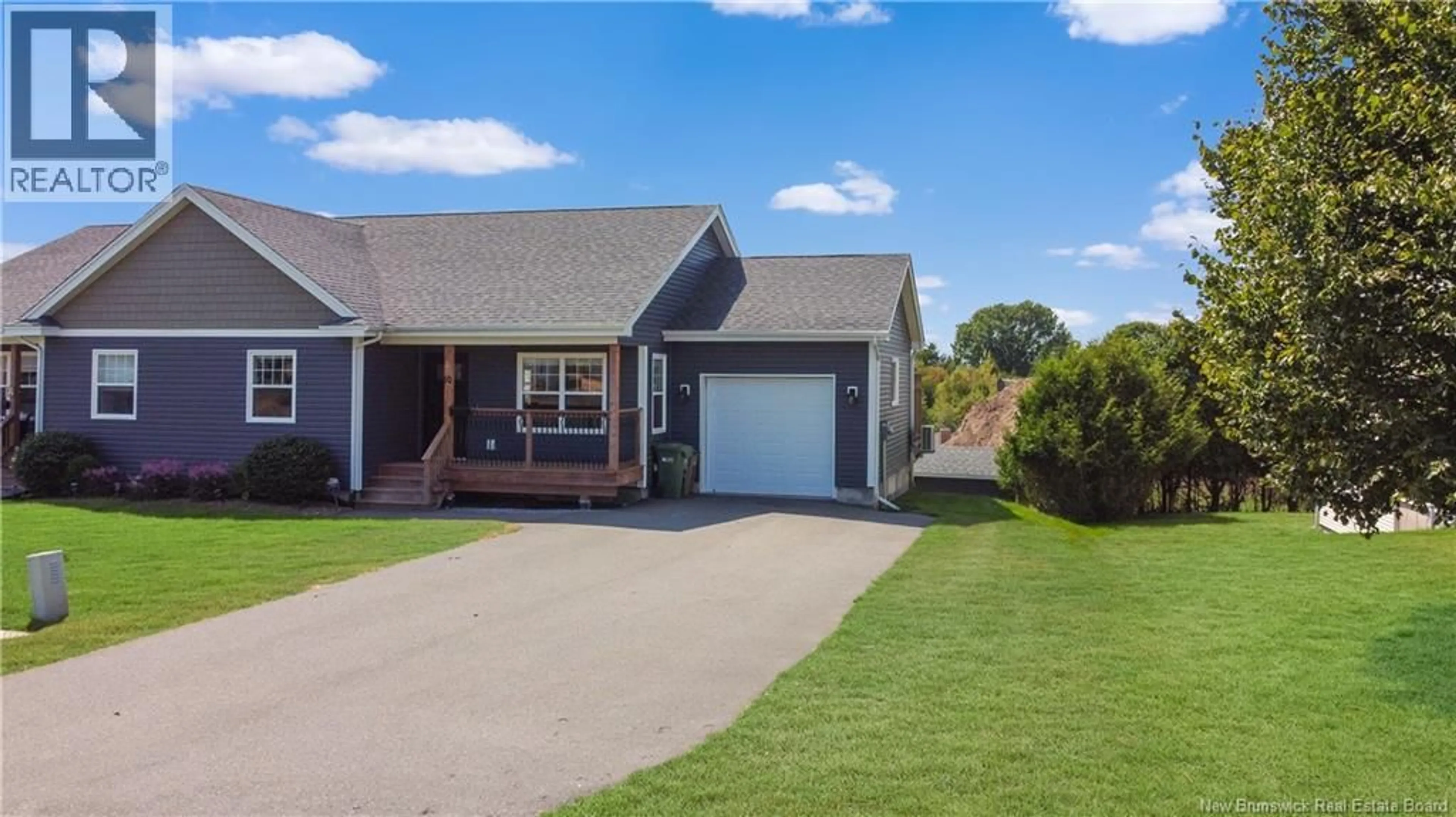 Home with vinyl exterior material, unknown for 10 LAKEFIELD COURT, Saint John New Brunswick E2J5B3
