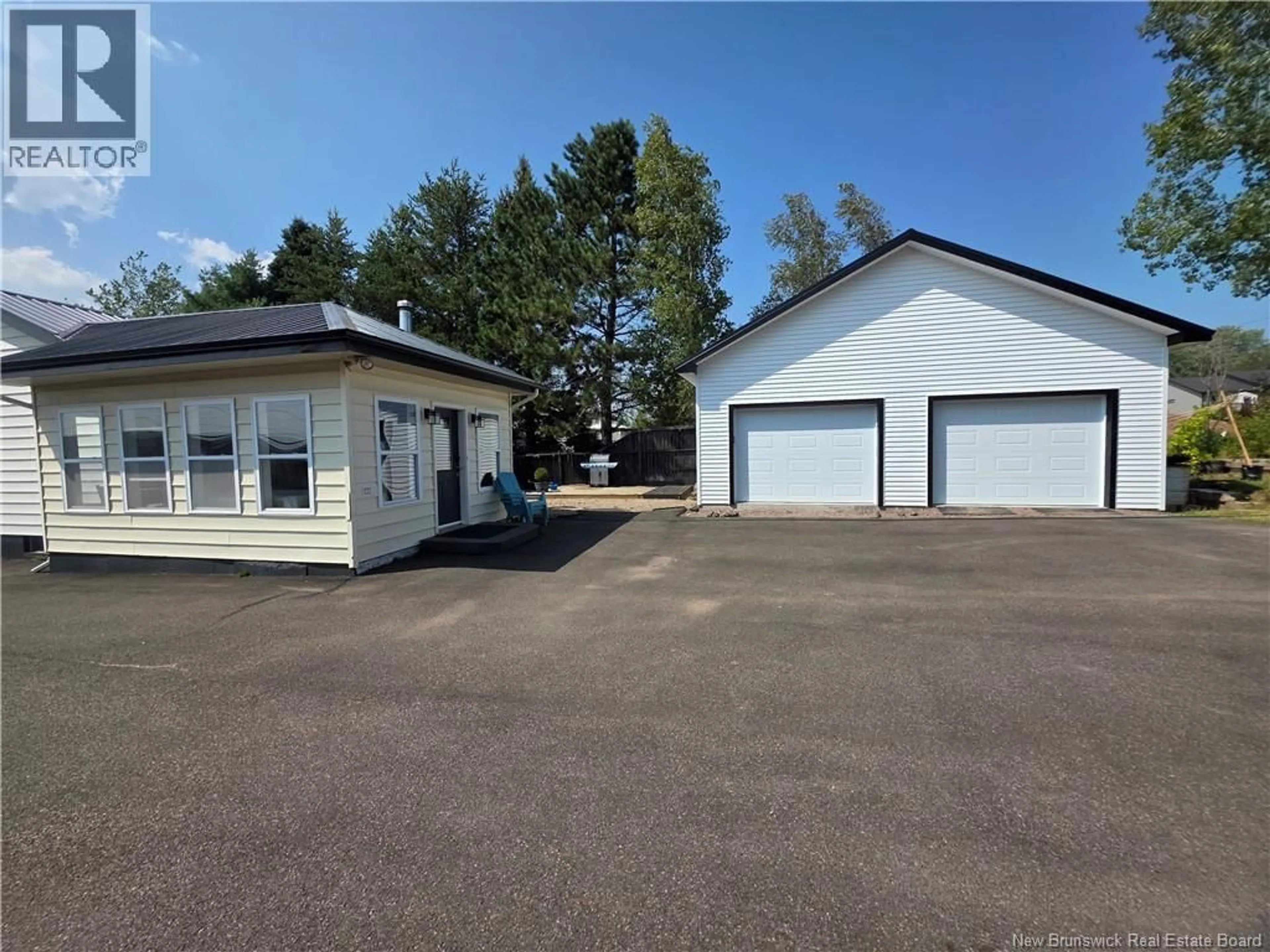 Indoor garage for 1828 AMIRAULT STREET, Dieppe New Brunswick E1A7J8