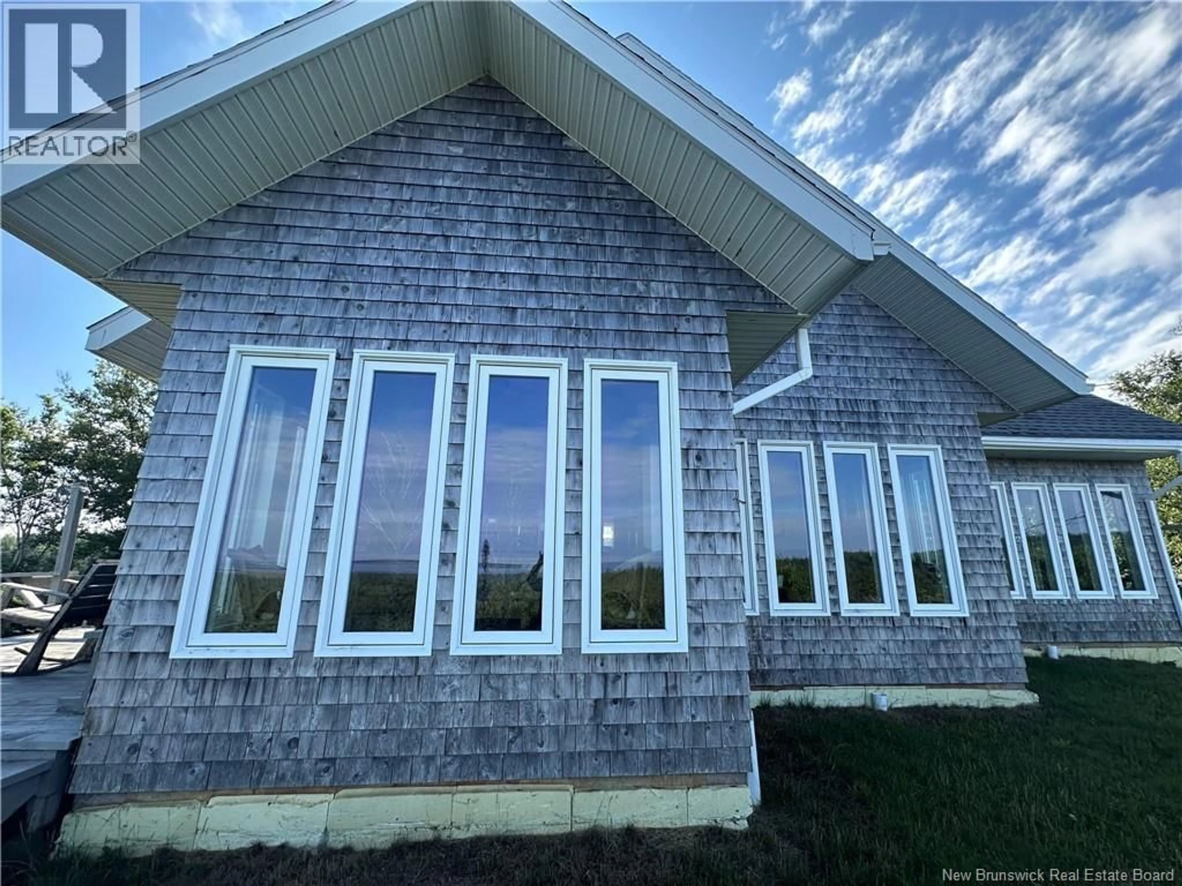 Home with vinyl exterior material, building for 350 DOCK ROAD, Grand Manan New Brunswick E5G1C4