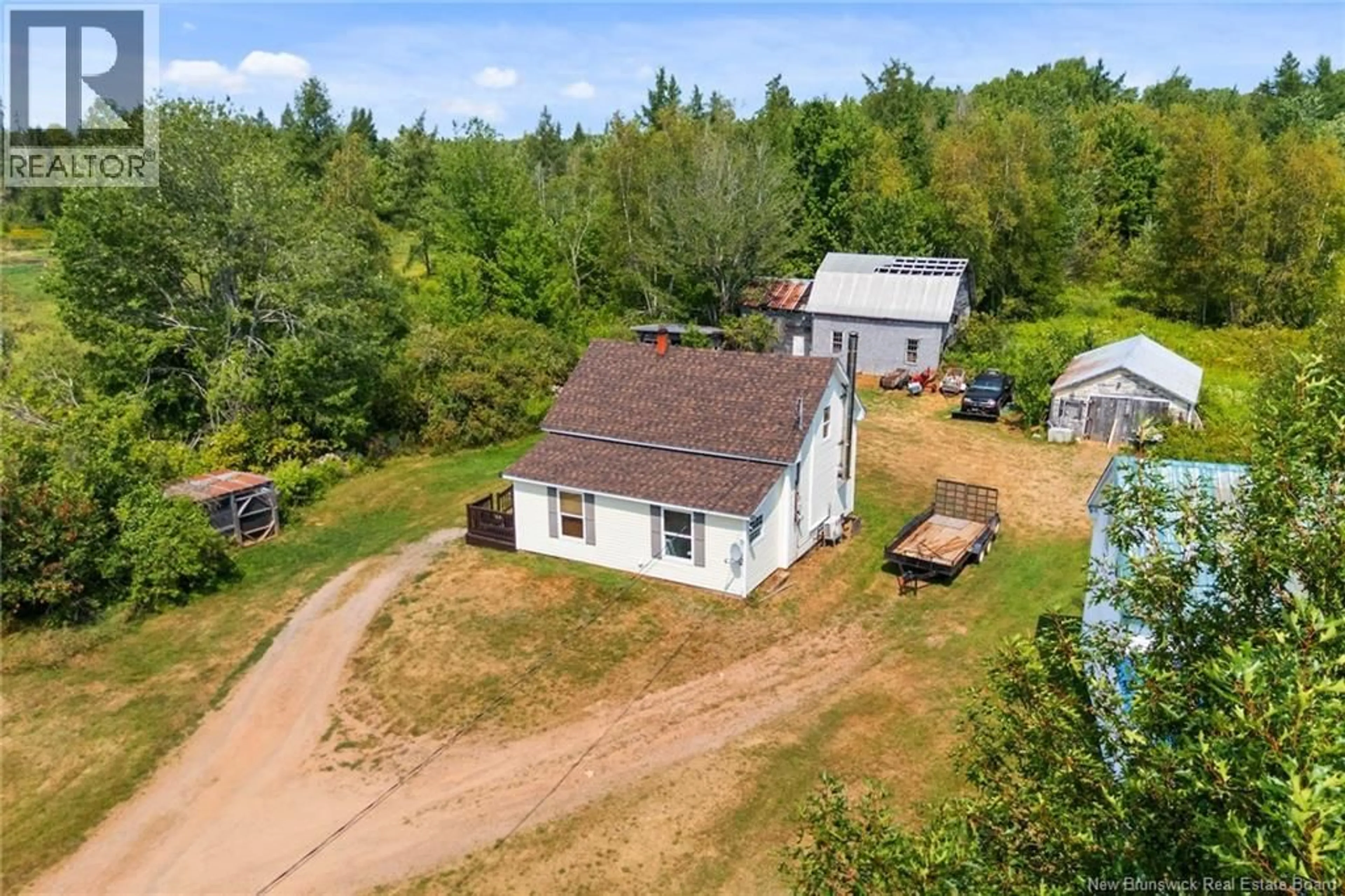 A pic from outside/outdoor area/front of a property/back of a property/a pic from drone, building for 262 ROOTH ROAD, Tracy New Brunswick E5L1K4