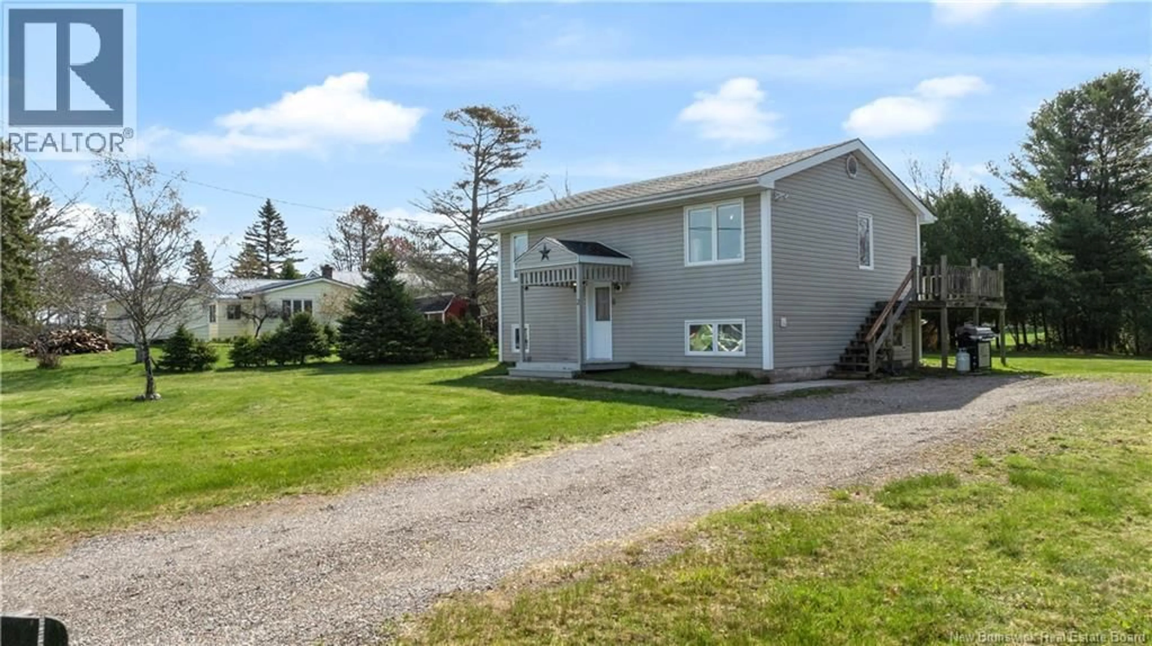 Home with vinyl exterior material, street for 2 ROBERT STREET, Sussex Corner New Brunswick E4E2T2