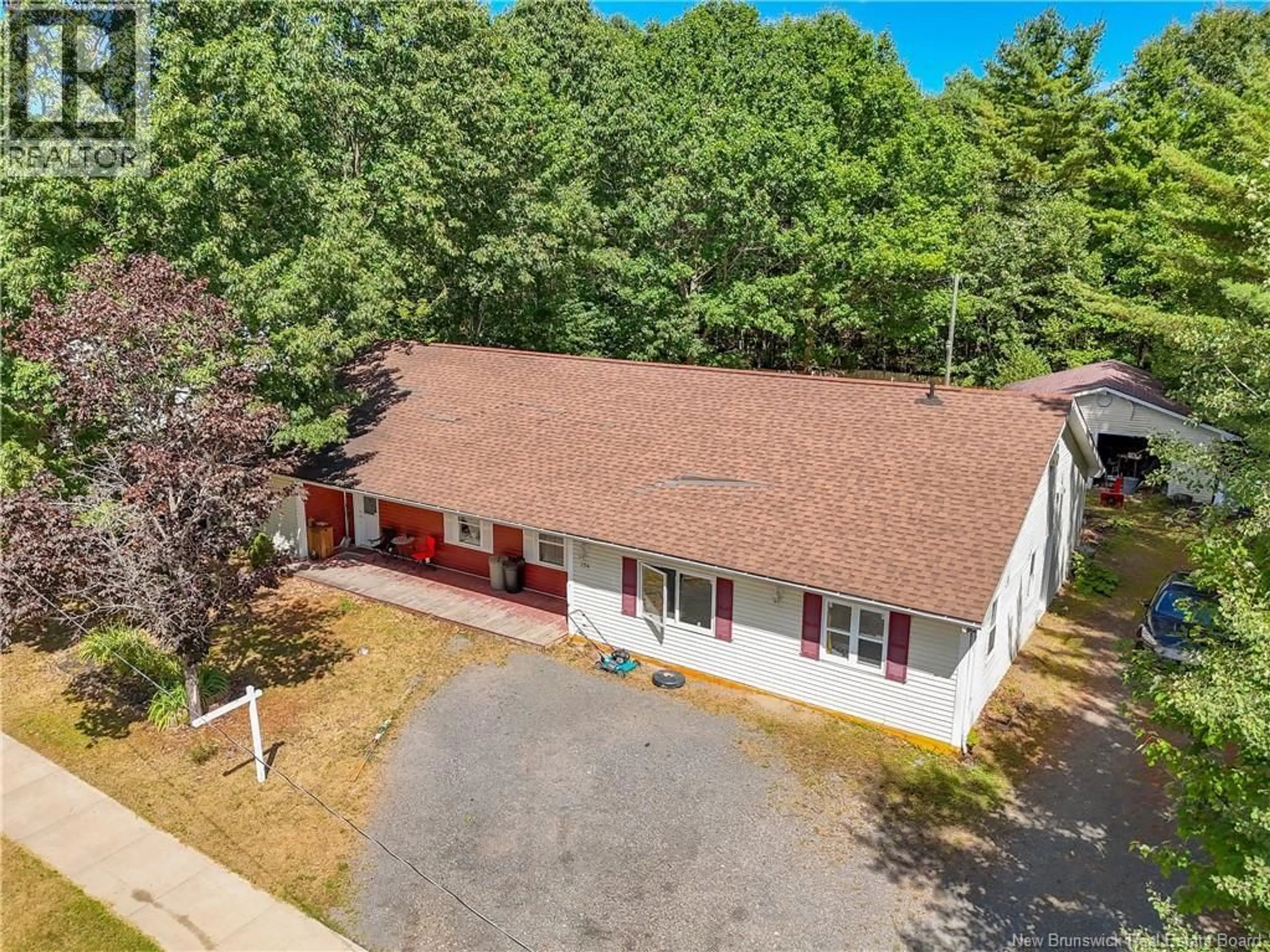 A pic from outside/outdoor area/front of a property/back of a property/a pic from drone, unknown for 254 MACPHERSON STREET, Fredericton New Brunswick E3A4X6