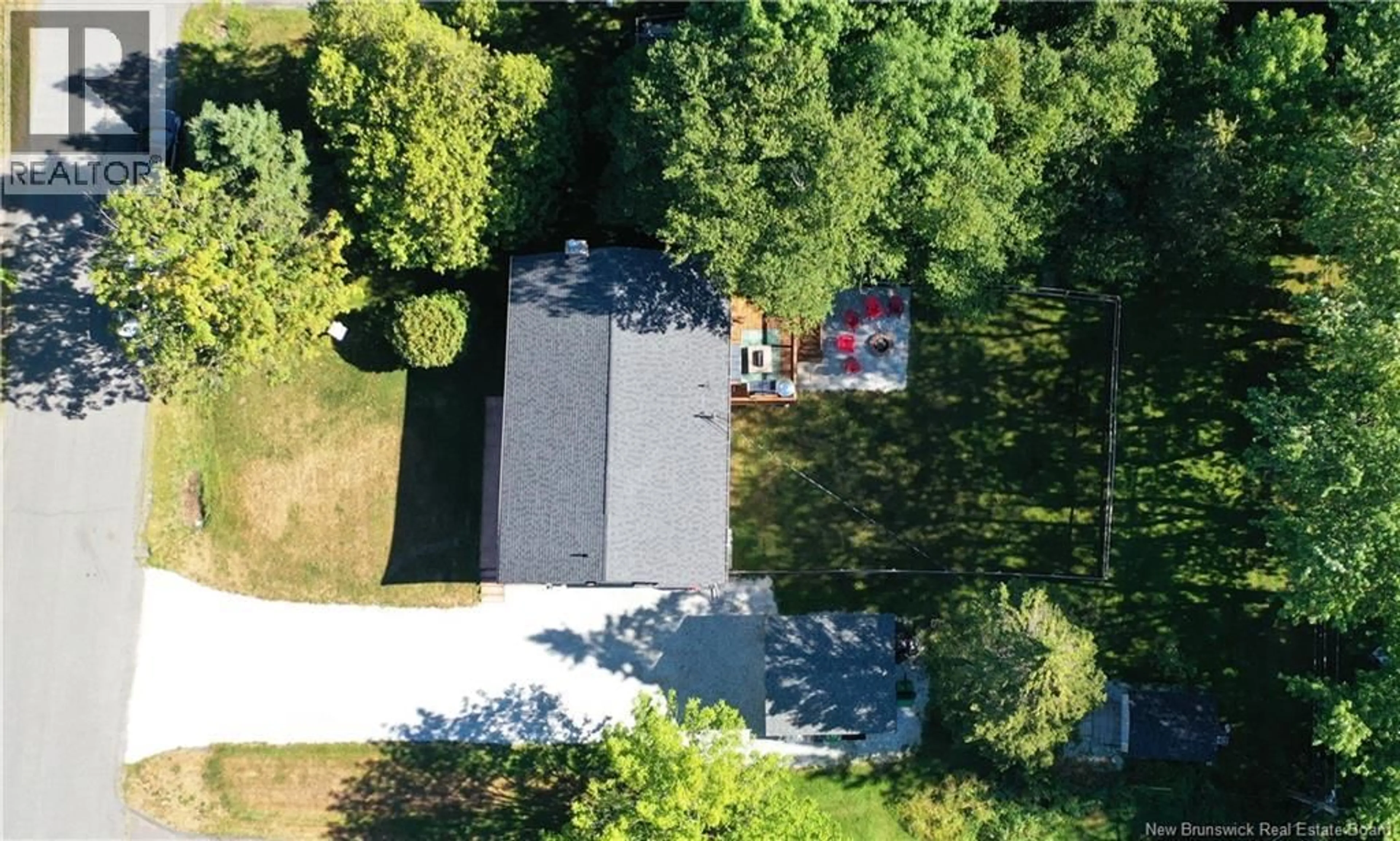 A pic from outside/outdoor area/front of a property/back of a property/a pic from drone, unknown for 110 NOTTINGHAM DRIVE, Quispamsis New Brunswick E2E1G7