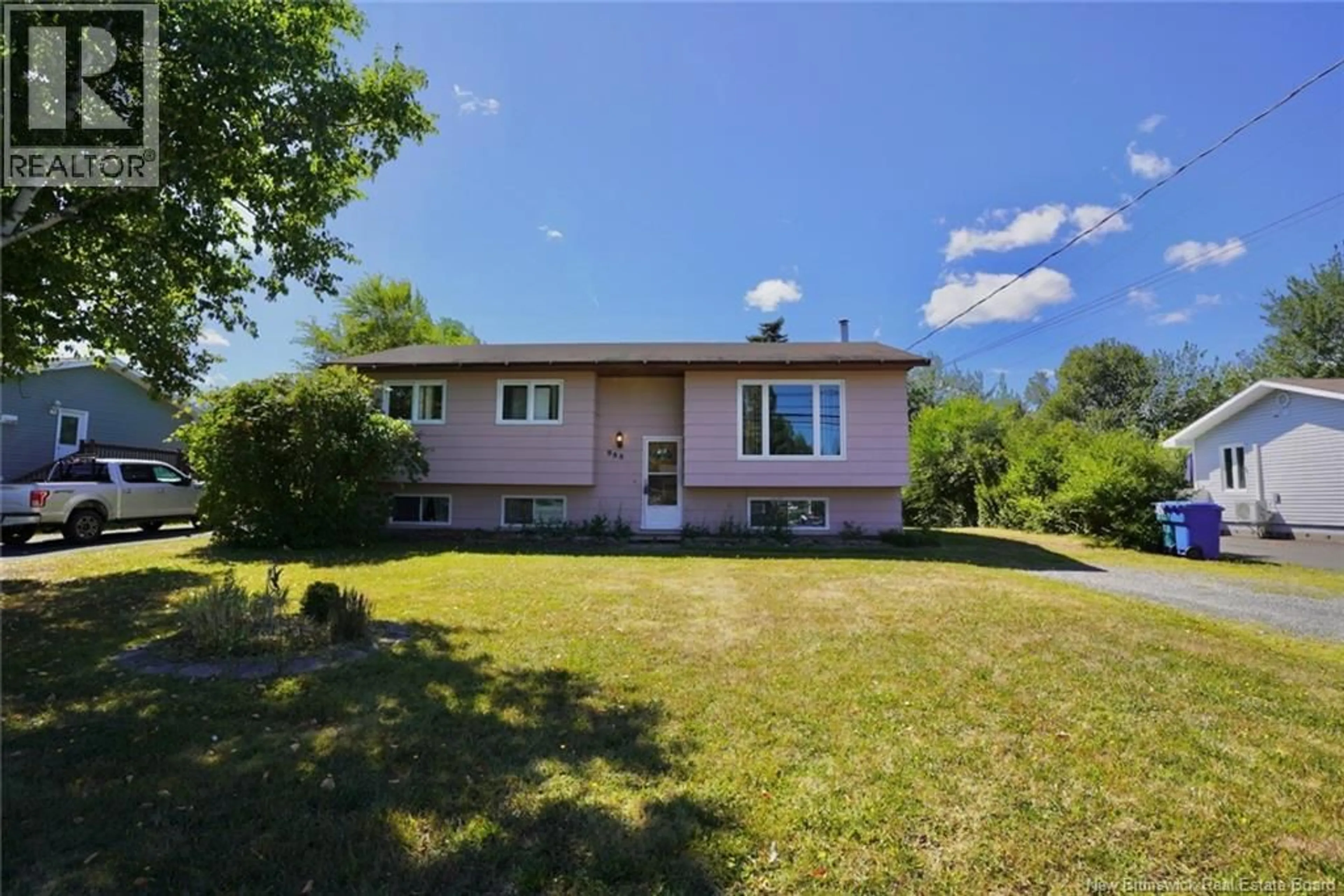Home with vinyl exterior material, street for 988 RUE PRINCIPALE, Beresford New Brunswick E8K1H6