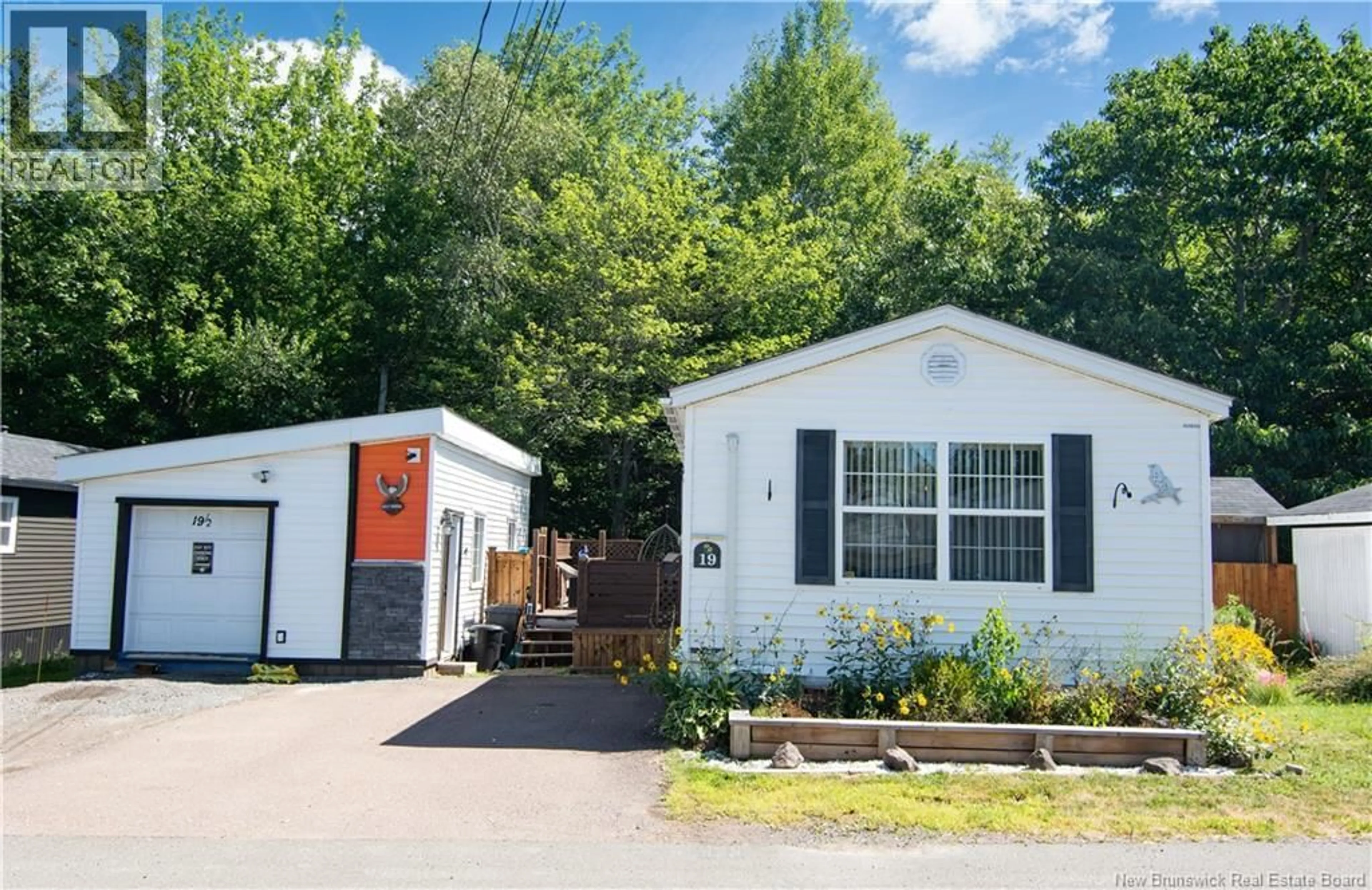 Home with vinyl exterior material, street for 19 CASCADE AVENUE, Moncton New Brunswick E1E2J8