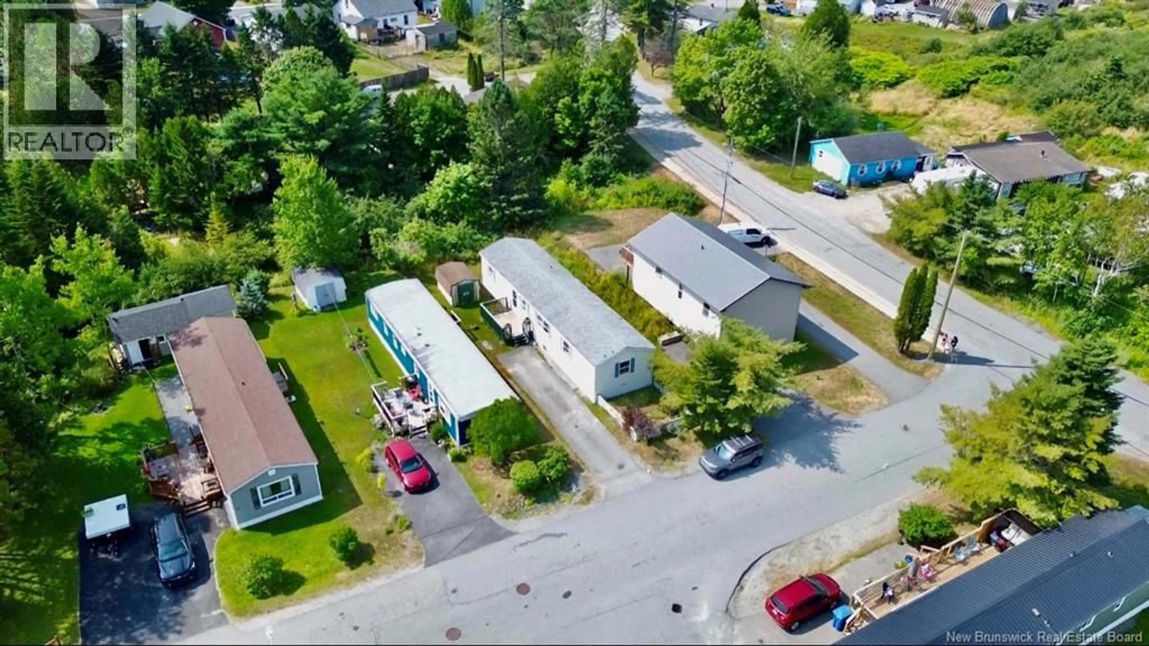 A pic from outside/outdoor area/front of a property/back of a property/a pic from drone, street for 22 GLENVIEW DRIVE, Saint John New Brunswick E2H2R6