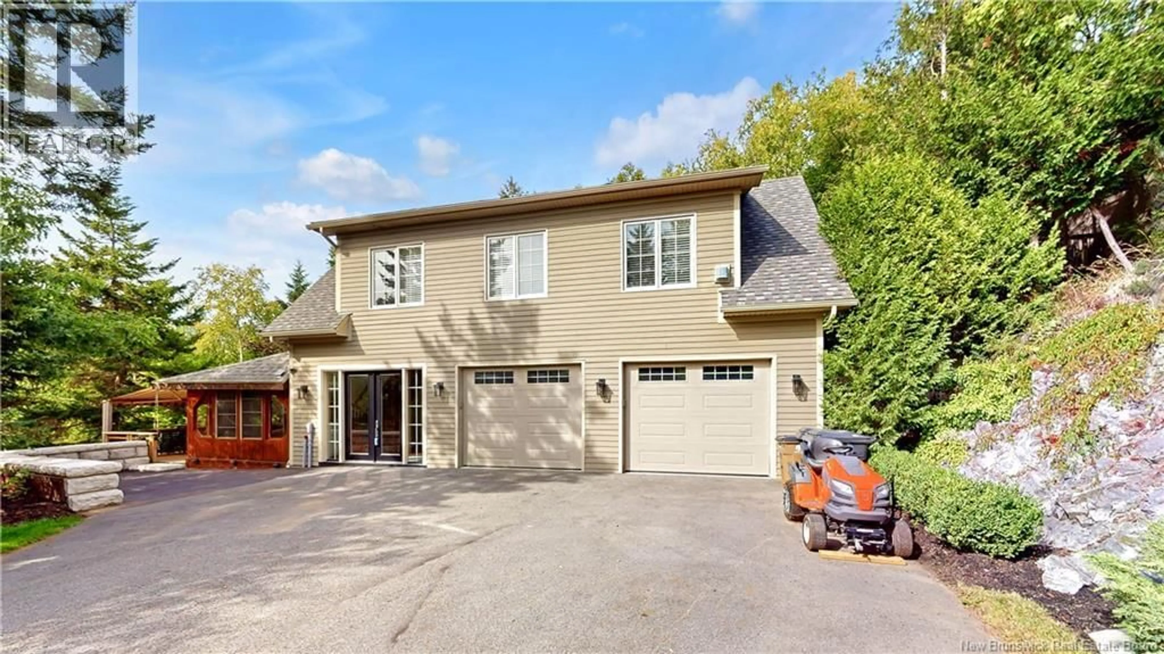Indoor garage for 60 FOX POINT DRIVE, Saint John New Brunswick E2H2Y6