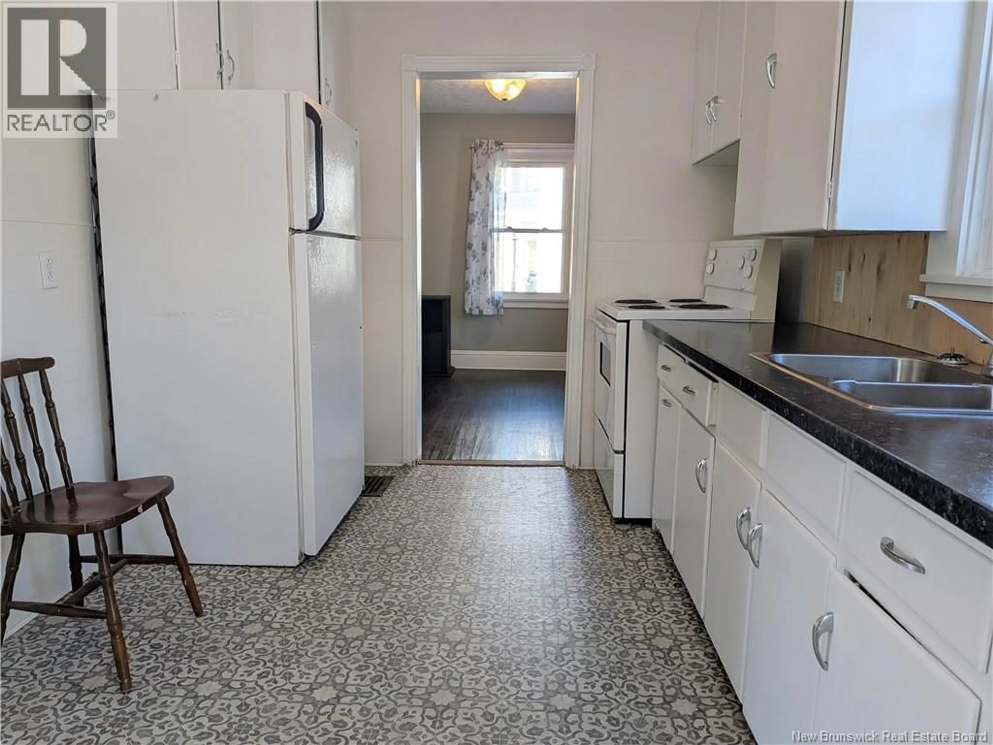 Standard kitchen, ceramic/tile floor for 356 KING GEORGE HIGHWAY, Miramichi New Brunswick E1V1L3