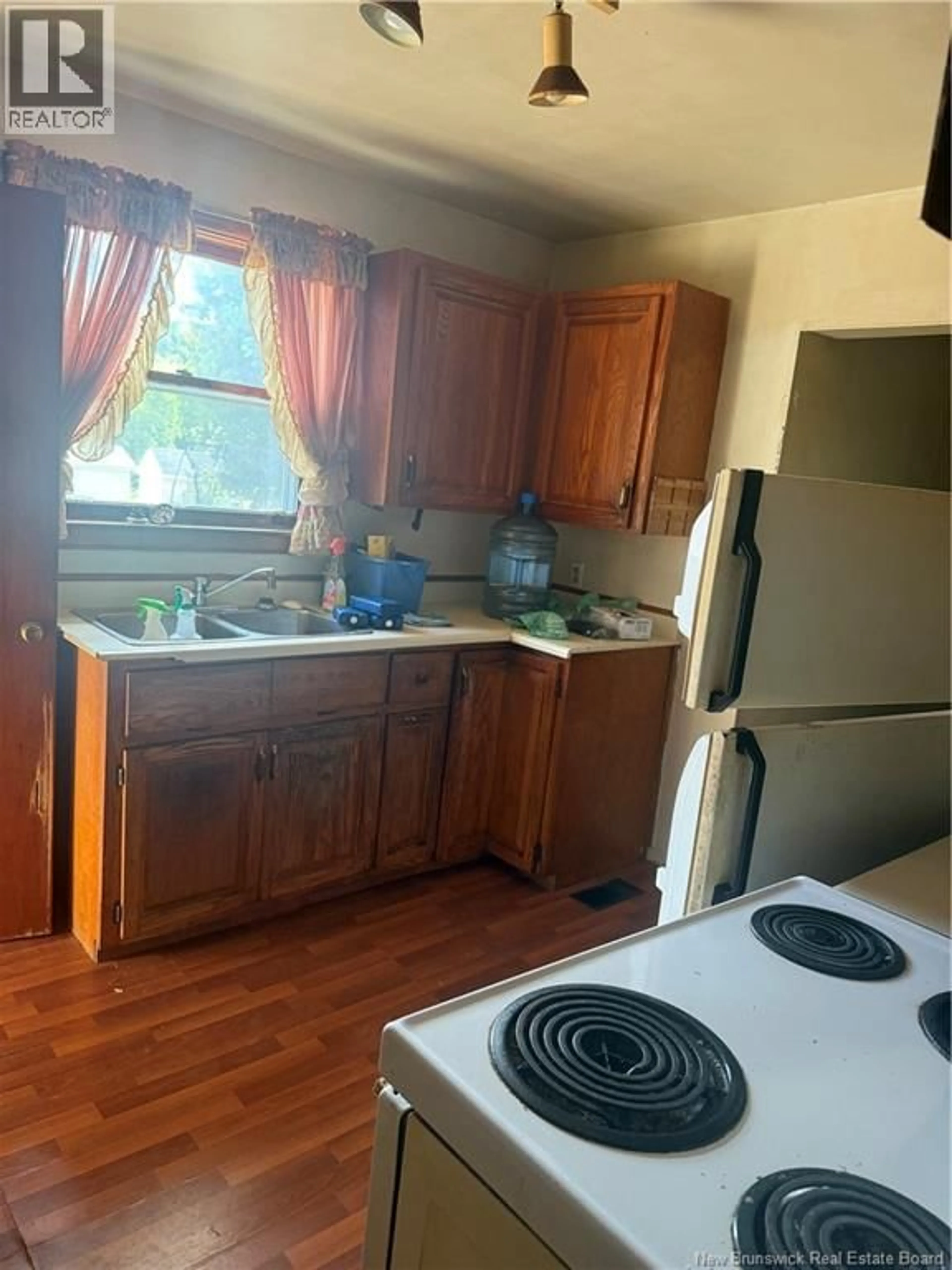 Standard kitchen, unknown for 92 CORONATION DRIVE, Moncton New Brunswick E1E2X4