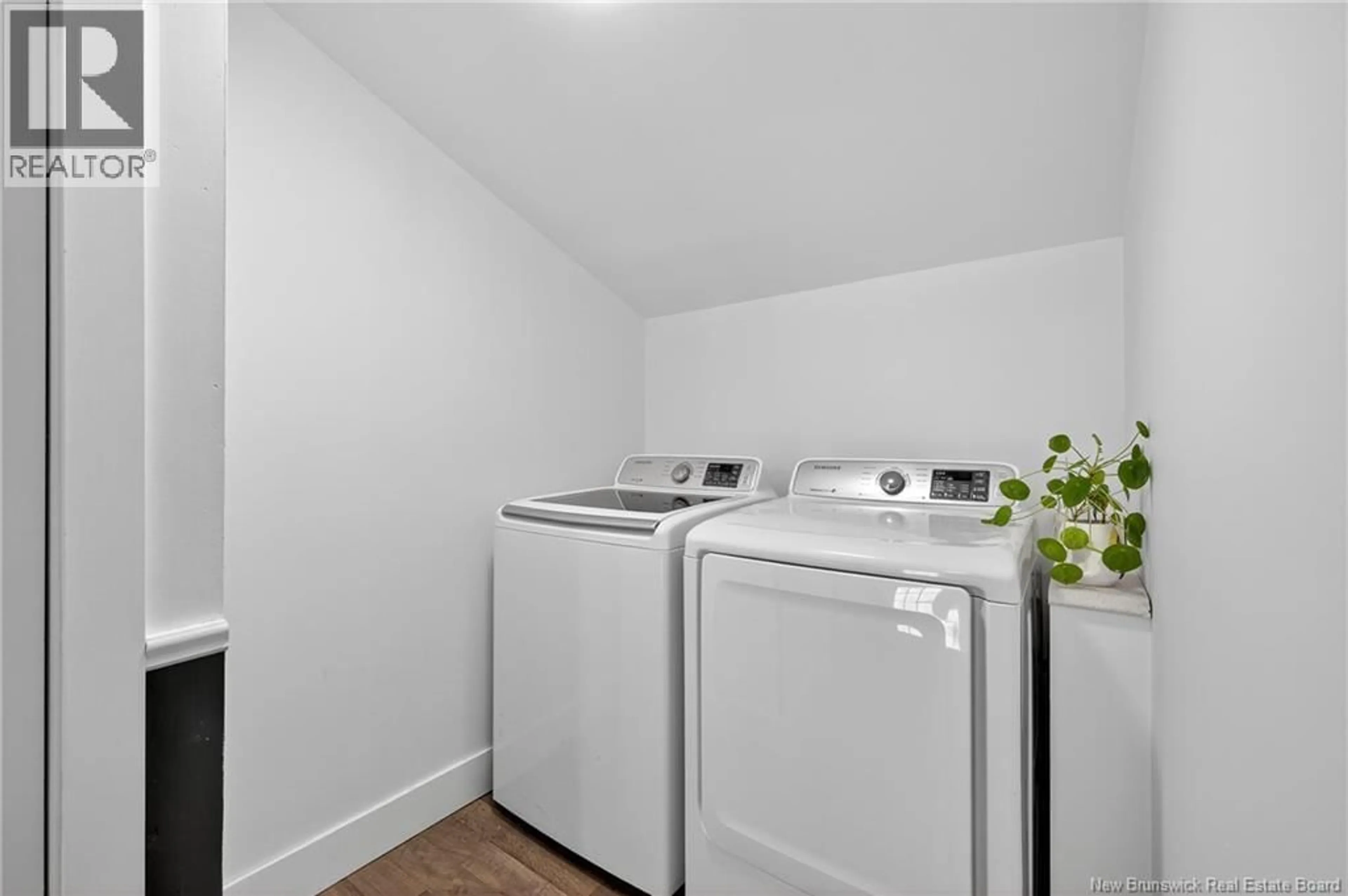 Laundry room for 1847 RUE BELLECHASSE, Paquetville New Brunswick E8R1M9