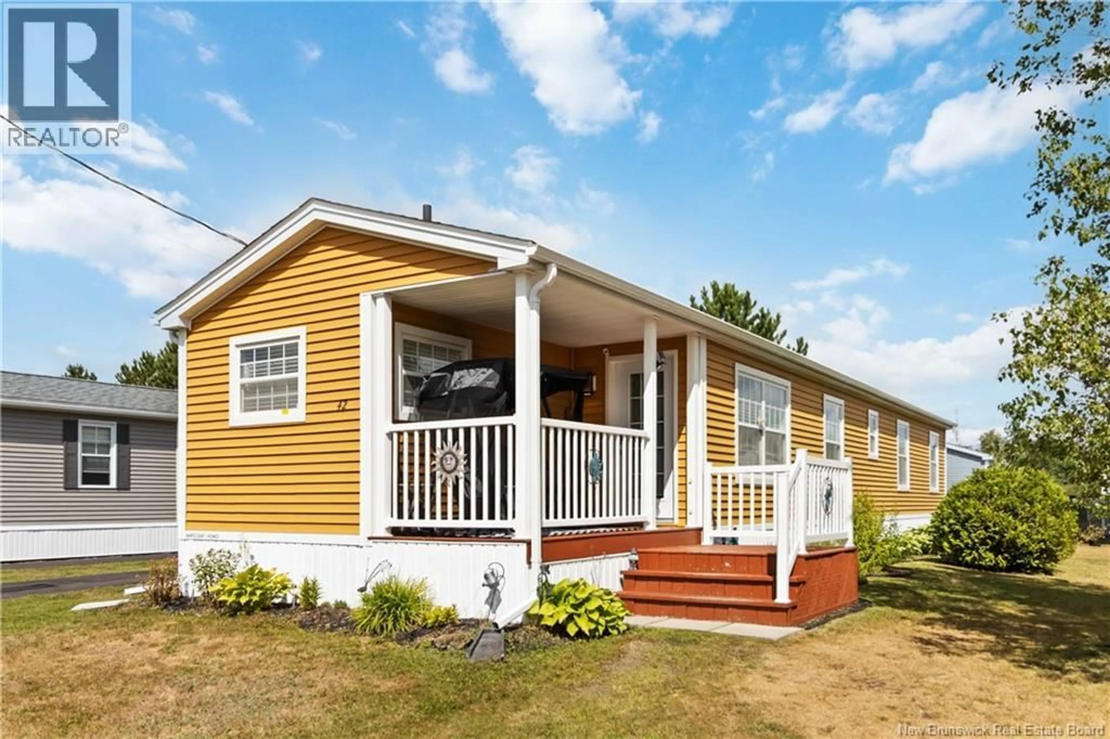Home with vinyl exterior material, street for 42 ANDRÉ, Dieppe New Brunswick E1A7C4