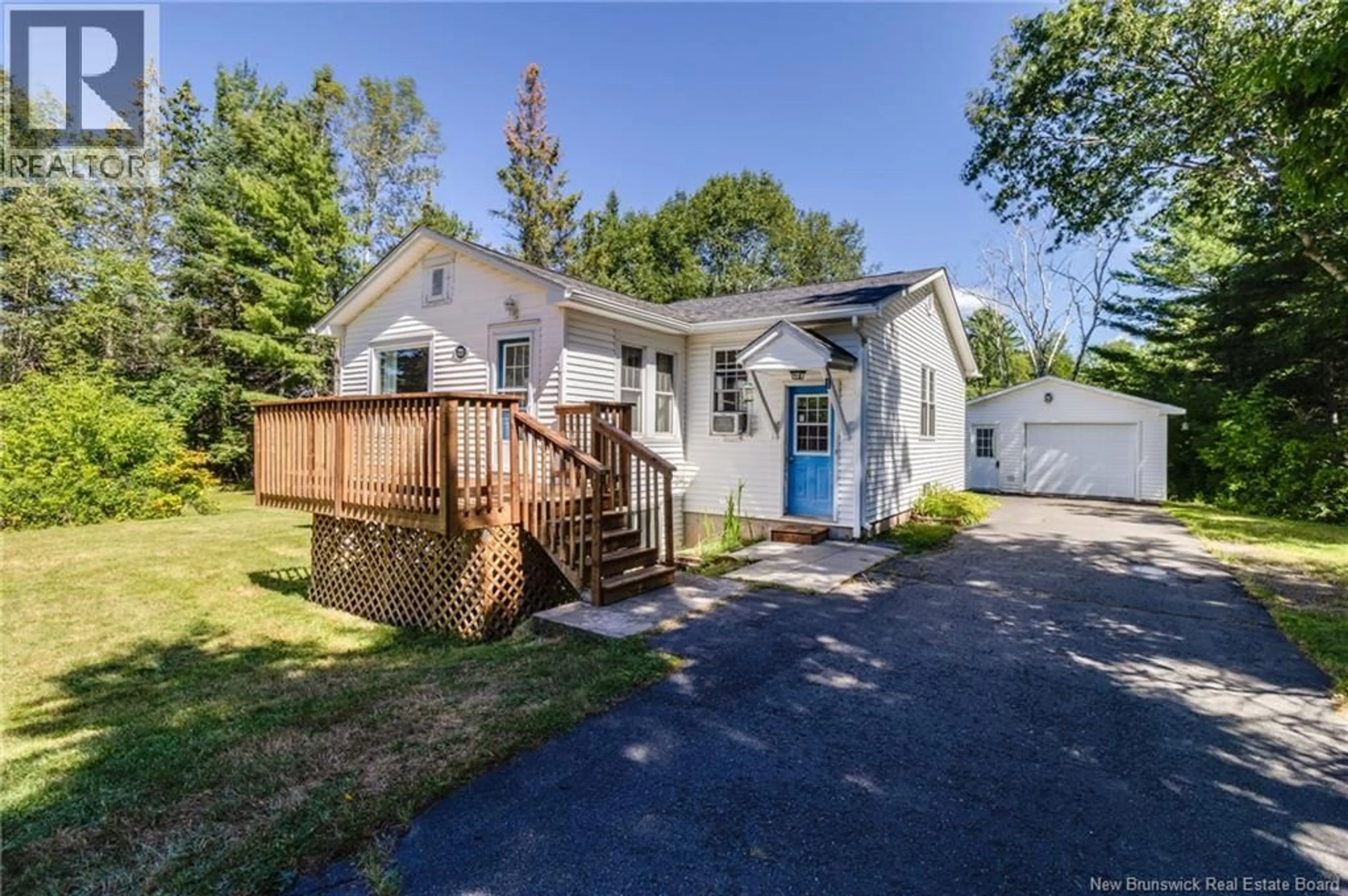 A pic from outside/outdoor area/front of a property/back of a property/a pic from drone, street for 277 SUNBURY DRIVE, Fredericton Junction New Brunswick E5L1S5