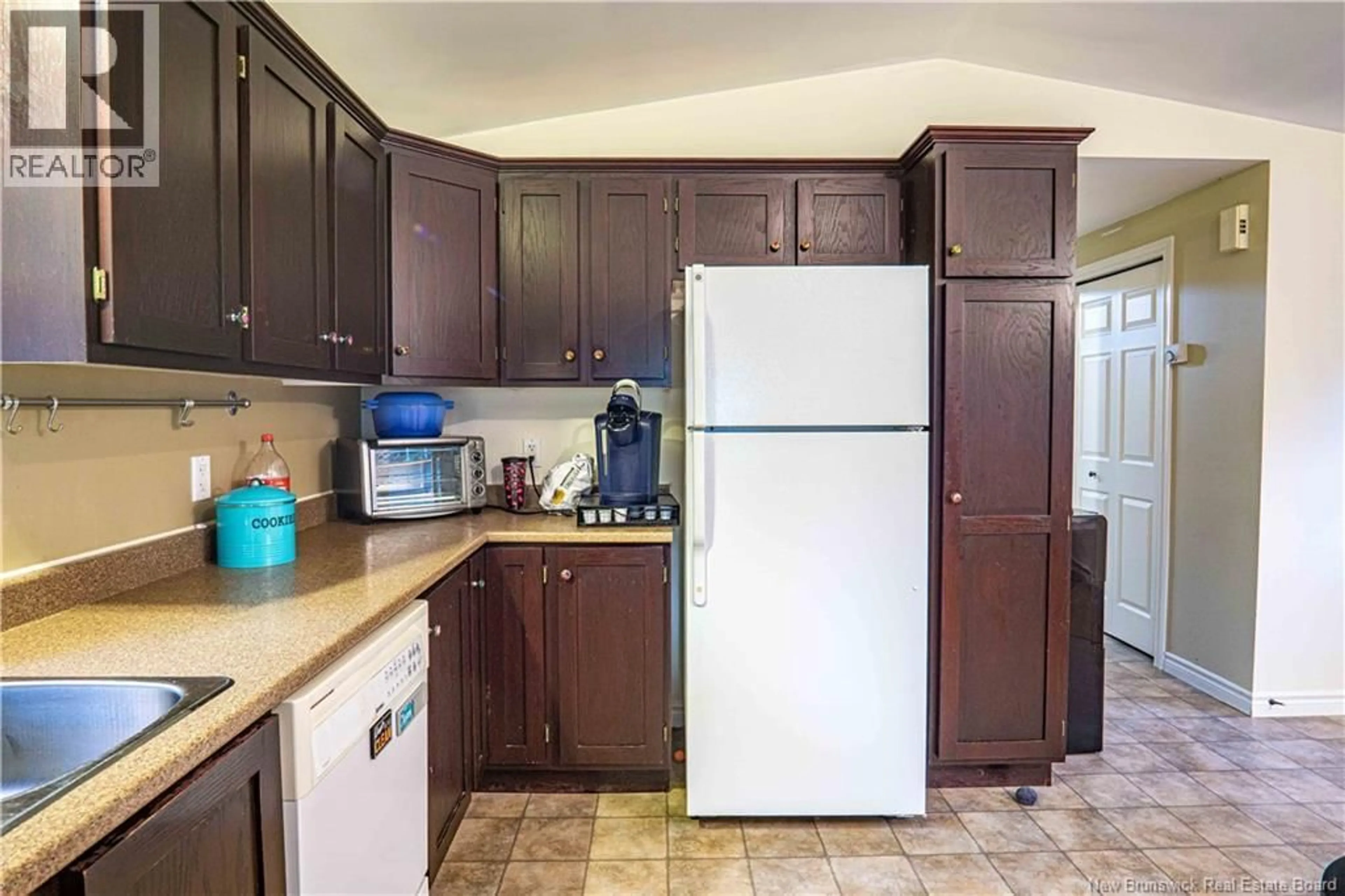 Standard kitchen, unknown for 111 MCCAIN DRIVE, Waasis New Brunswick E3B9E4