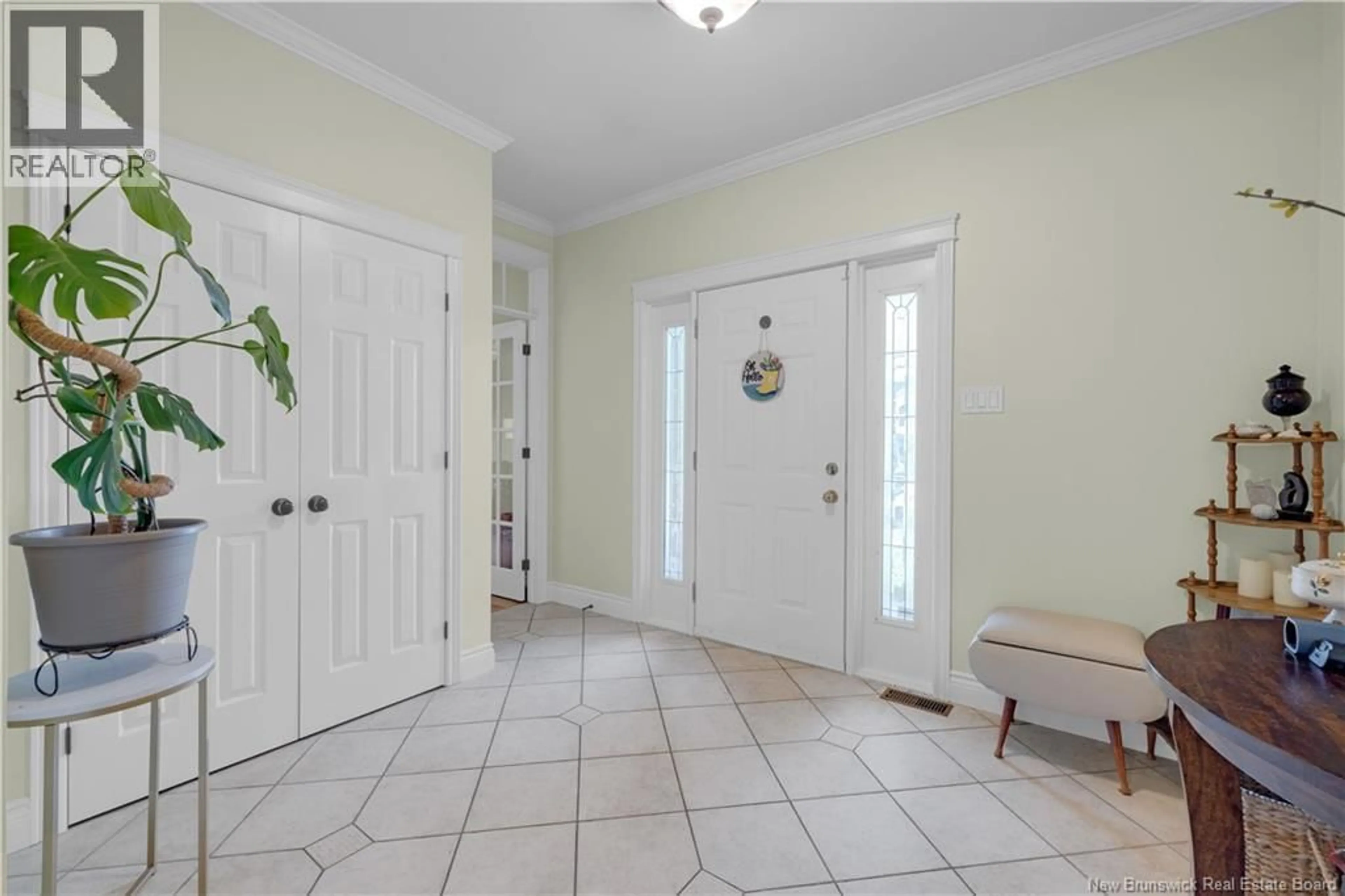 Indoor entryway for 35 DEVONSHIRE CRESCENT, Quispamsis New Brunswick E2E6B3
