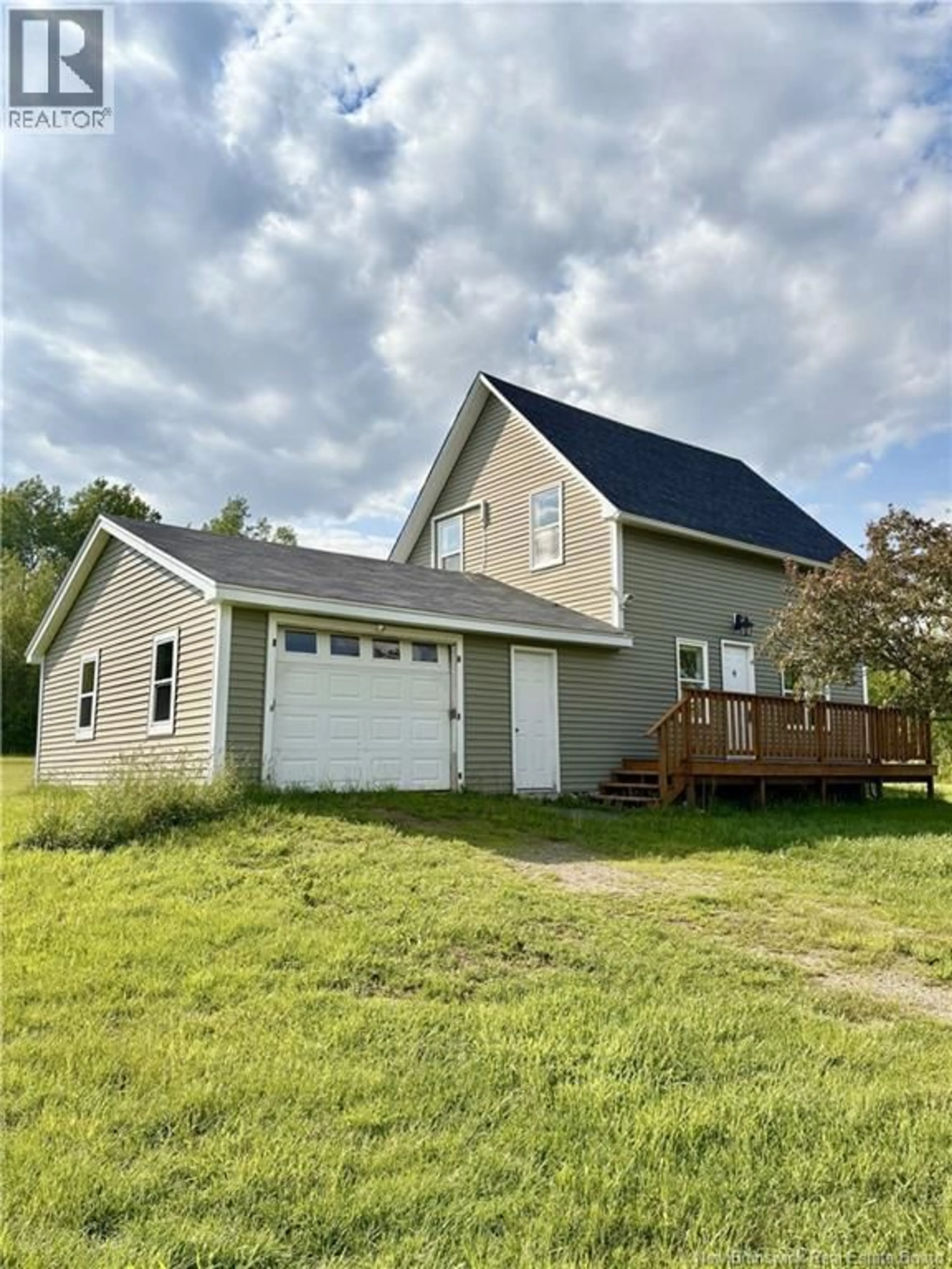 A pic from outside/outdoor area/front of a property/back of a property/a pic from drone, building for 100 715 ROUTE, Coles Island New Brunswick E4C2T1