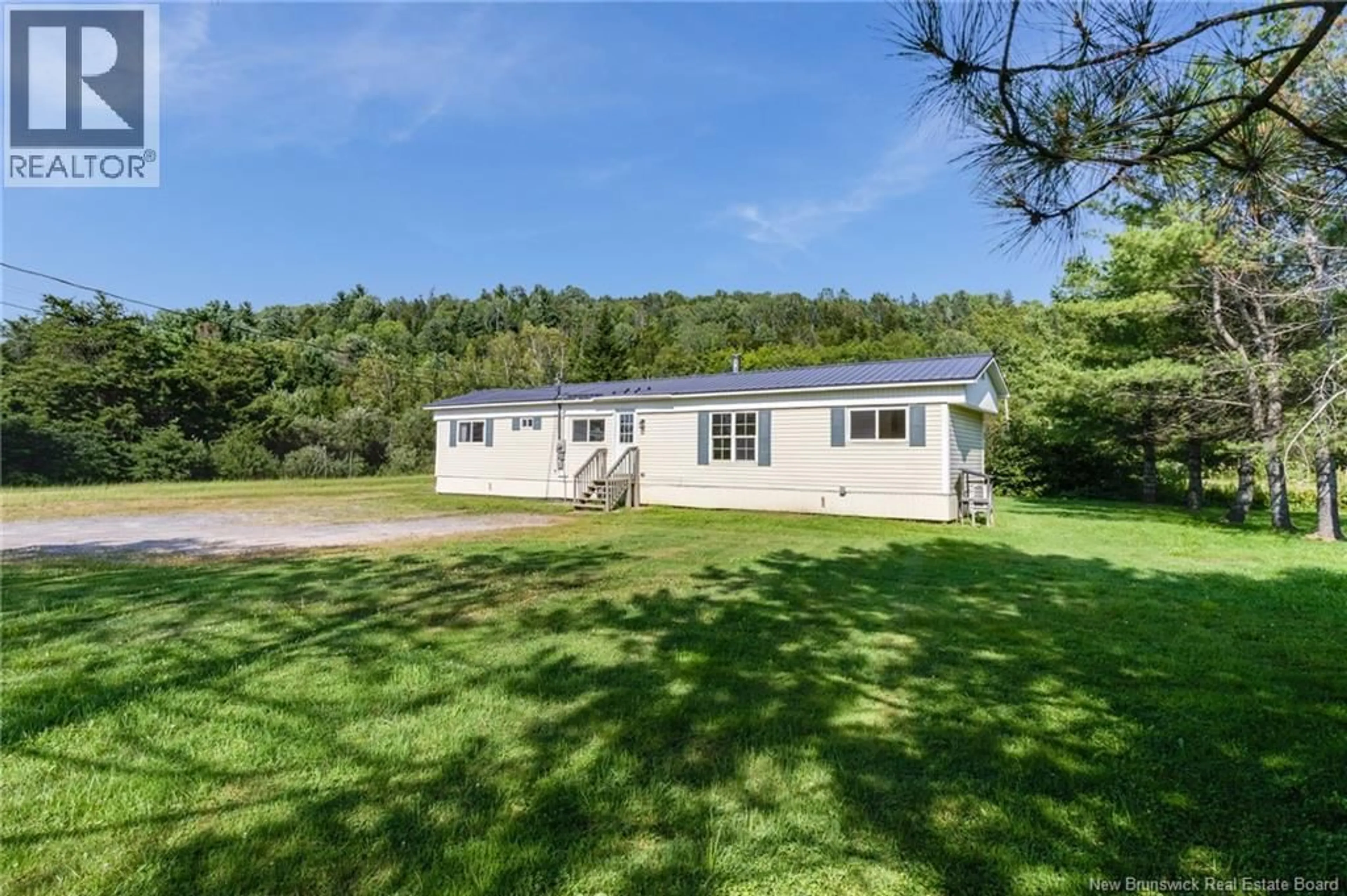 A pic from outside/outdoor area/front of a property/back of a property/a pic from drone, water/lake/river/ocean view for 1090 ROUTE 620, Estey's Bridge New Brunswick E3G6K3