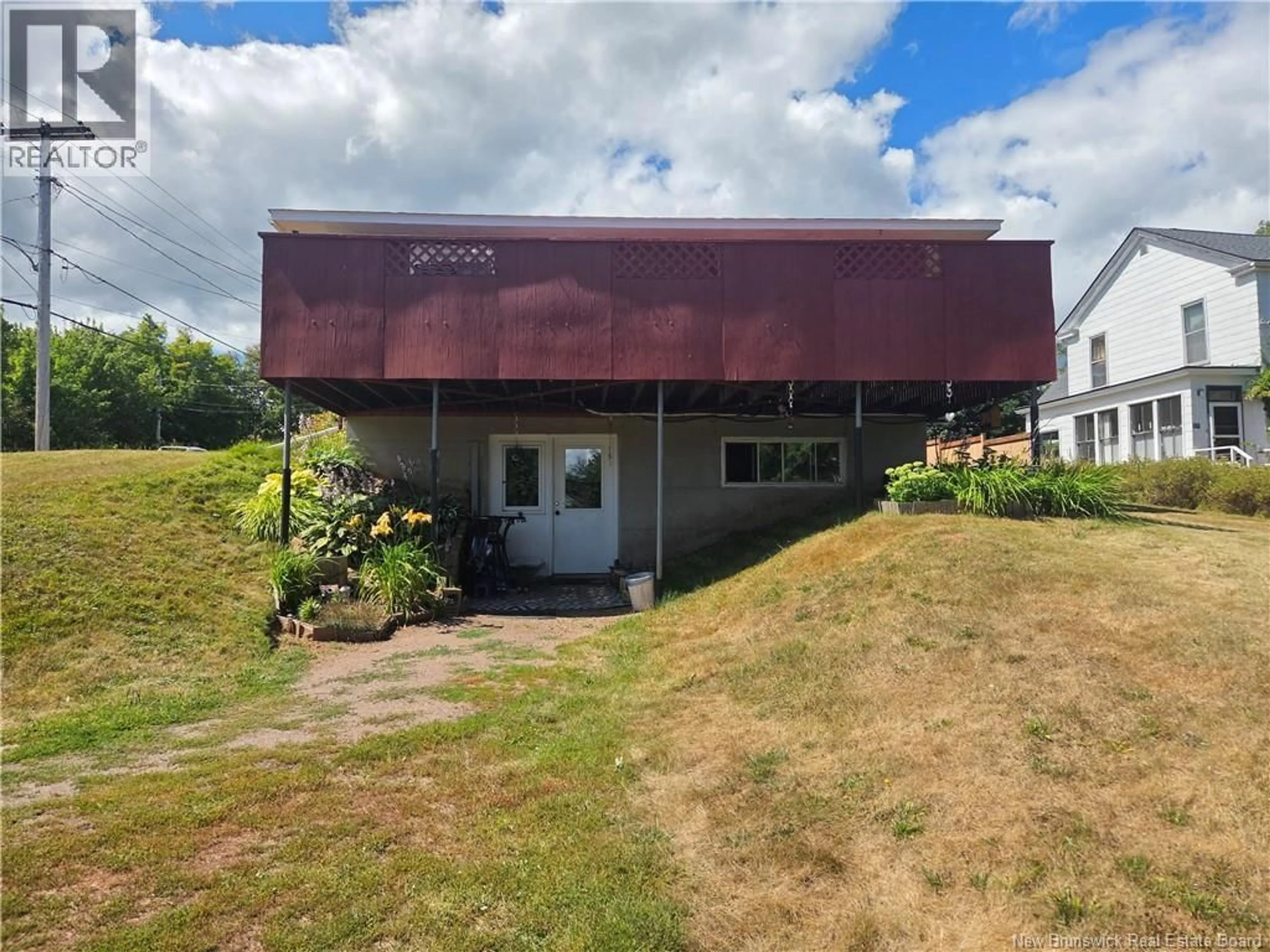 A pic from outside/outdoor area/front of a property/back of a property/a pic from drone, building for 47 CHARLOTTE STREET, Sackville New Brunswick E4L2Y5
