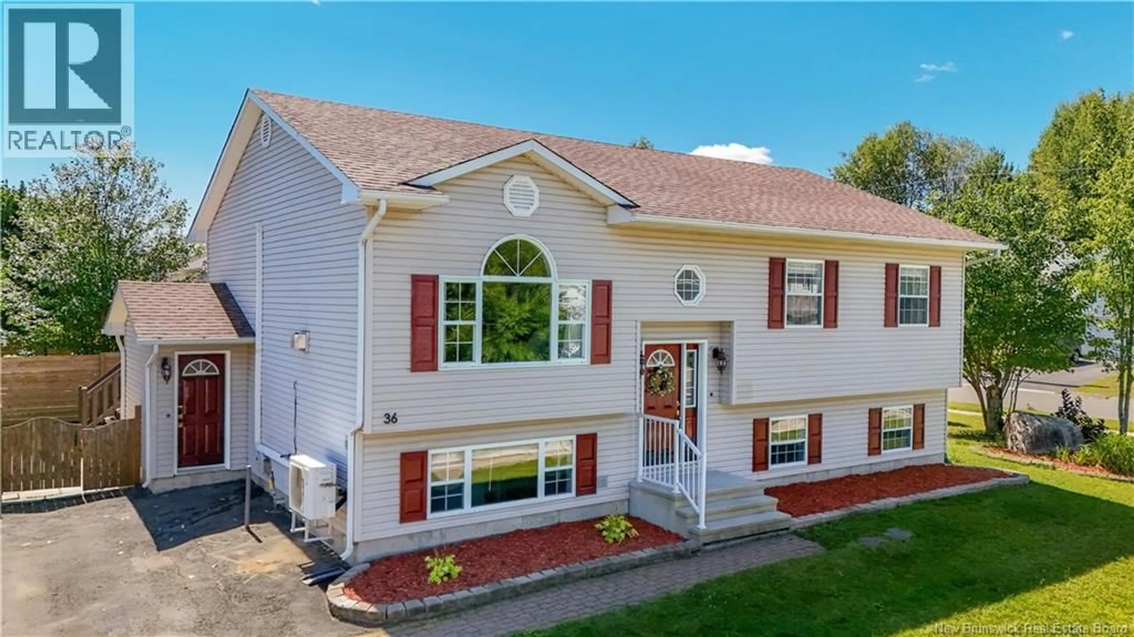 Home with vinyl exterior material, unknown for 36 SPIRO DRIVE, Fredericton New Brunswick E3B9N4