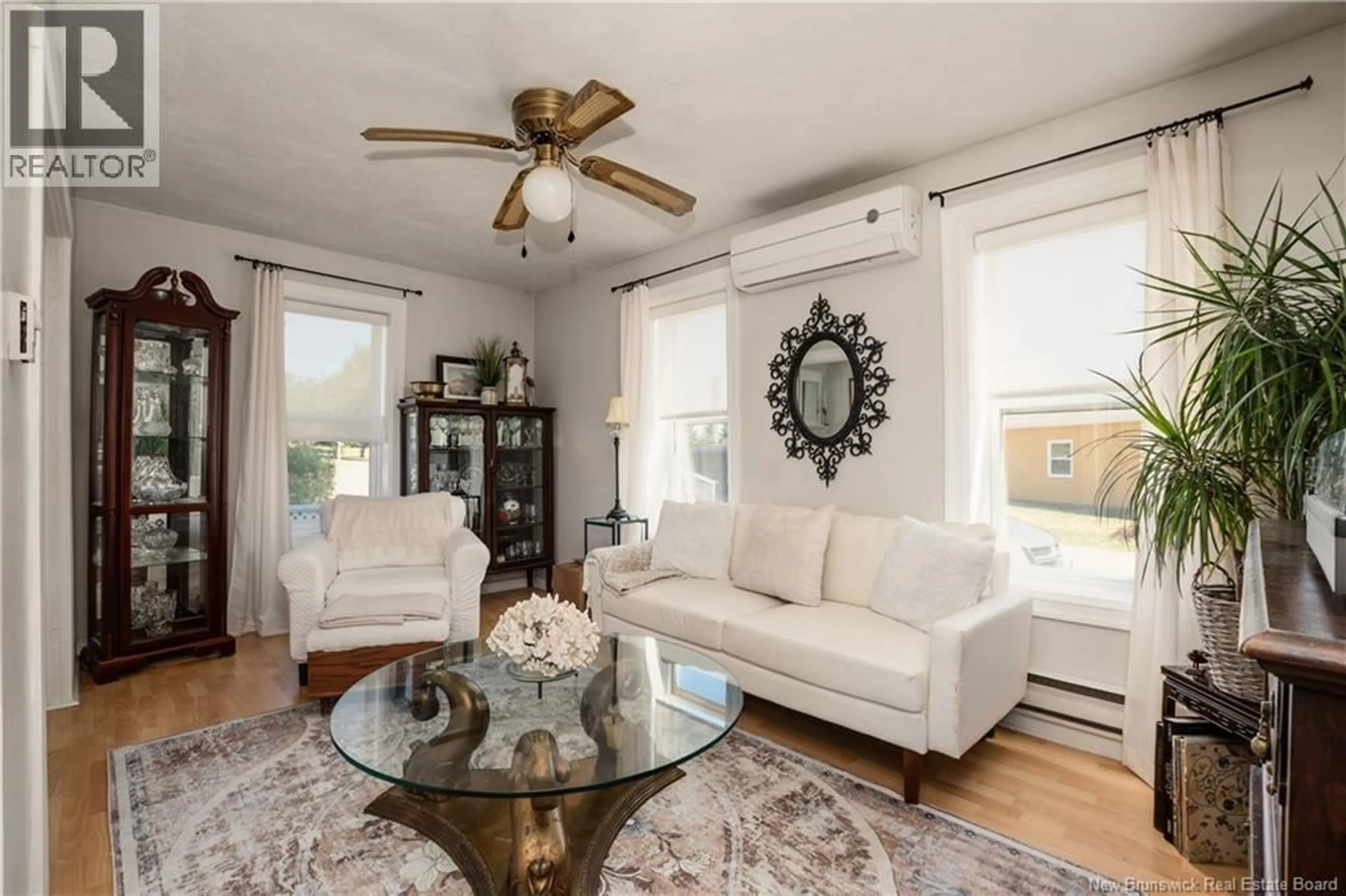 Living room with furniture, wood/laminate floor for 558 ROUTE 535, Notre-Dame New Brunswick E4V2L1