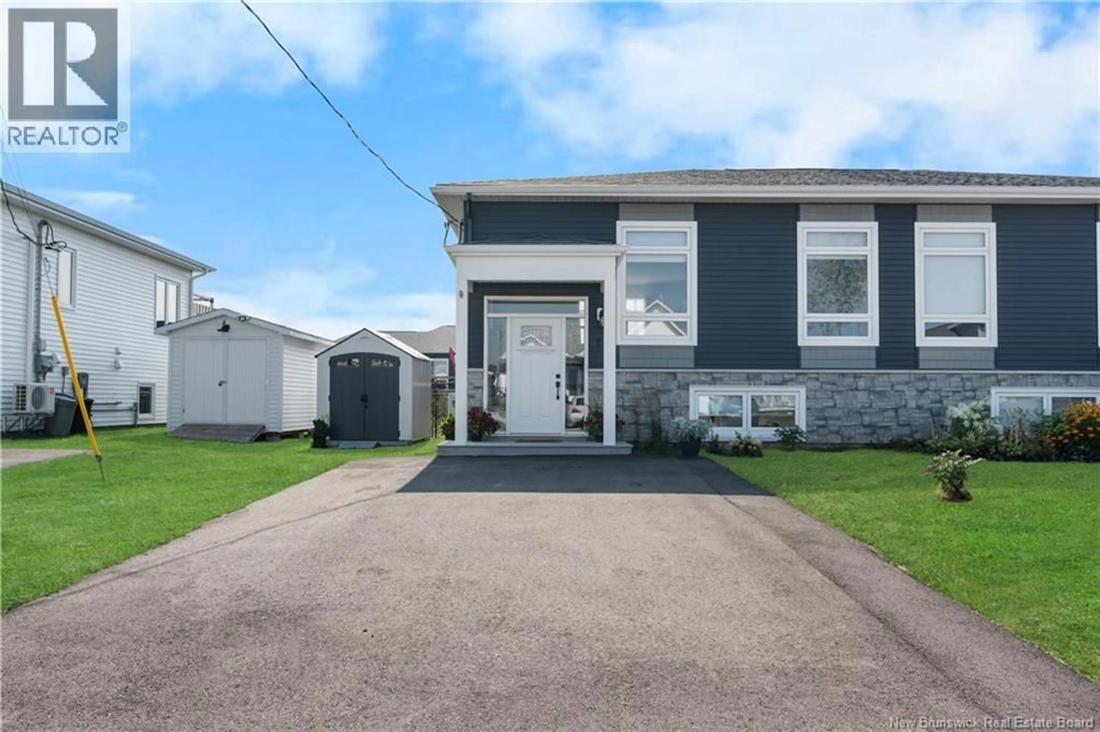 Home with vinyl exterior material, street for 17 MIA STREET, Shediac New Brunswick E4P0K9