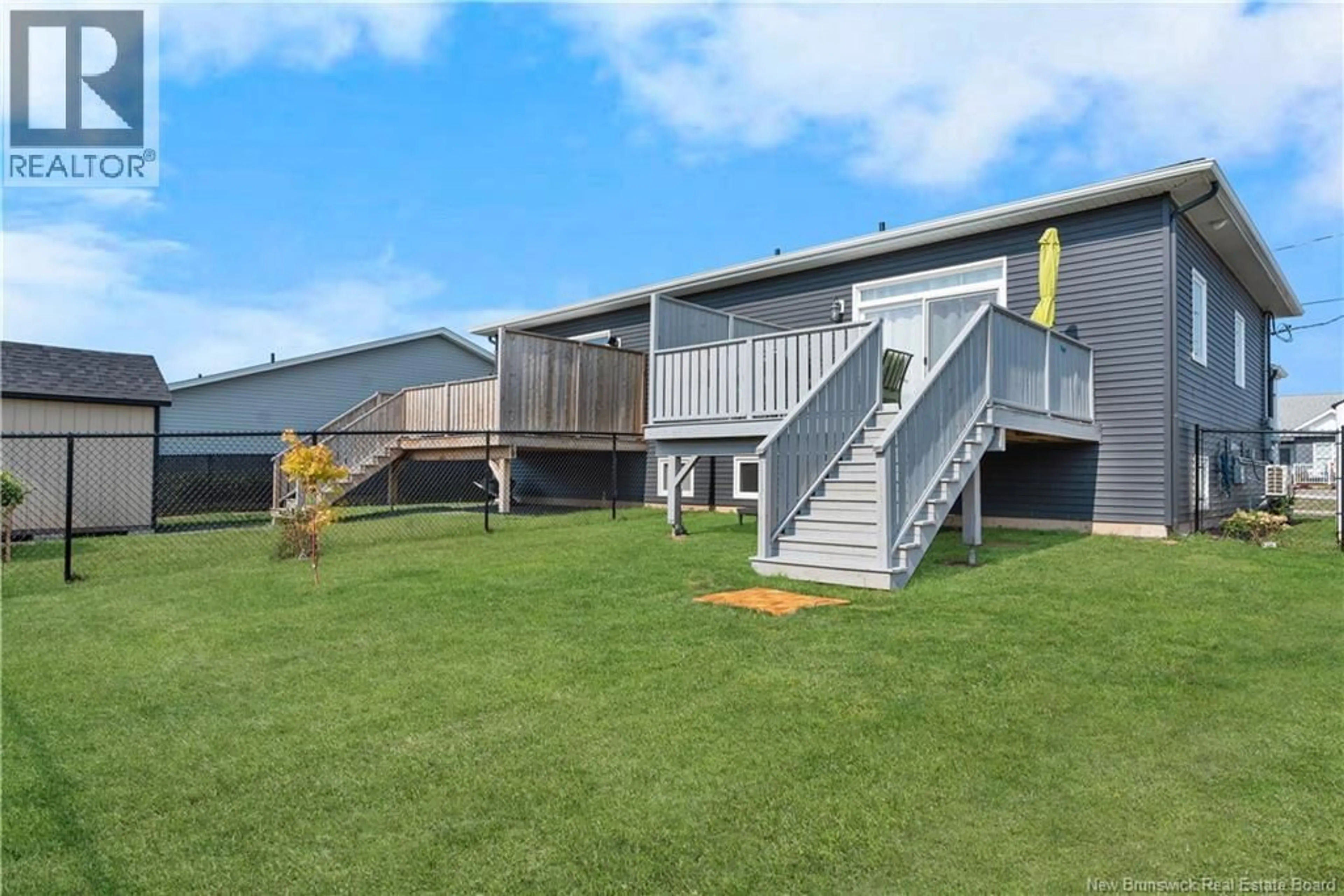A pic from outside/outdoor area/front of a property/back of a property/a pic from drone, unknown for 17 MIA STREET, Shediac New Brunswick E4P0K9
