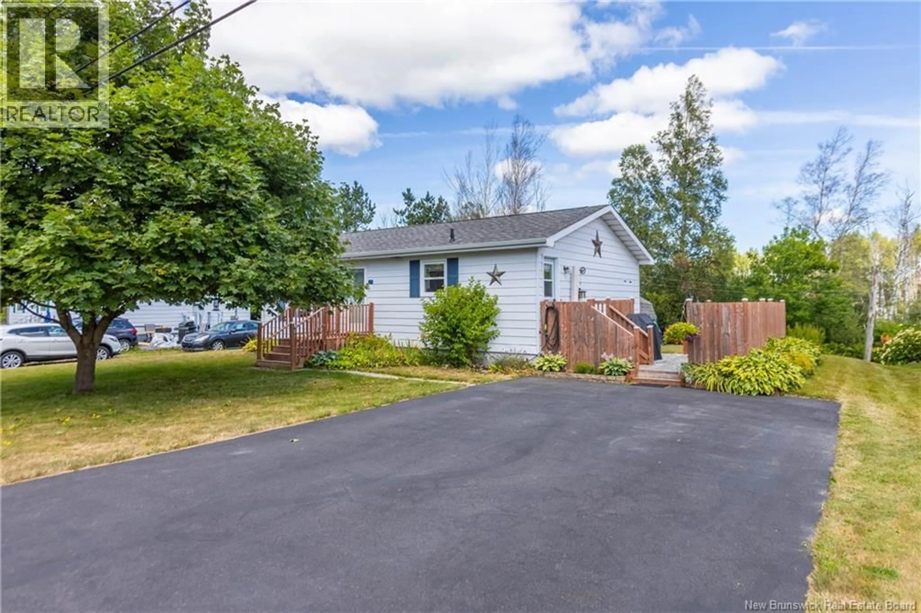 A pic from outside/outdoor area/front of a property/back of a property/a pic from drone, street for 39 CHURCHILL AVENUE, Sackville New Brunswick E4L3T3