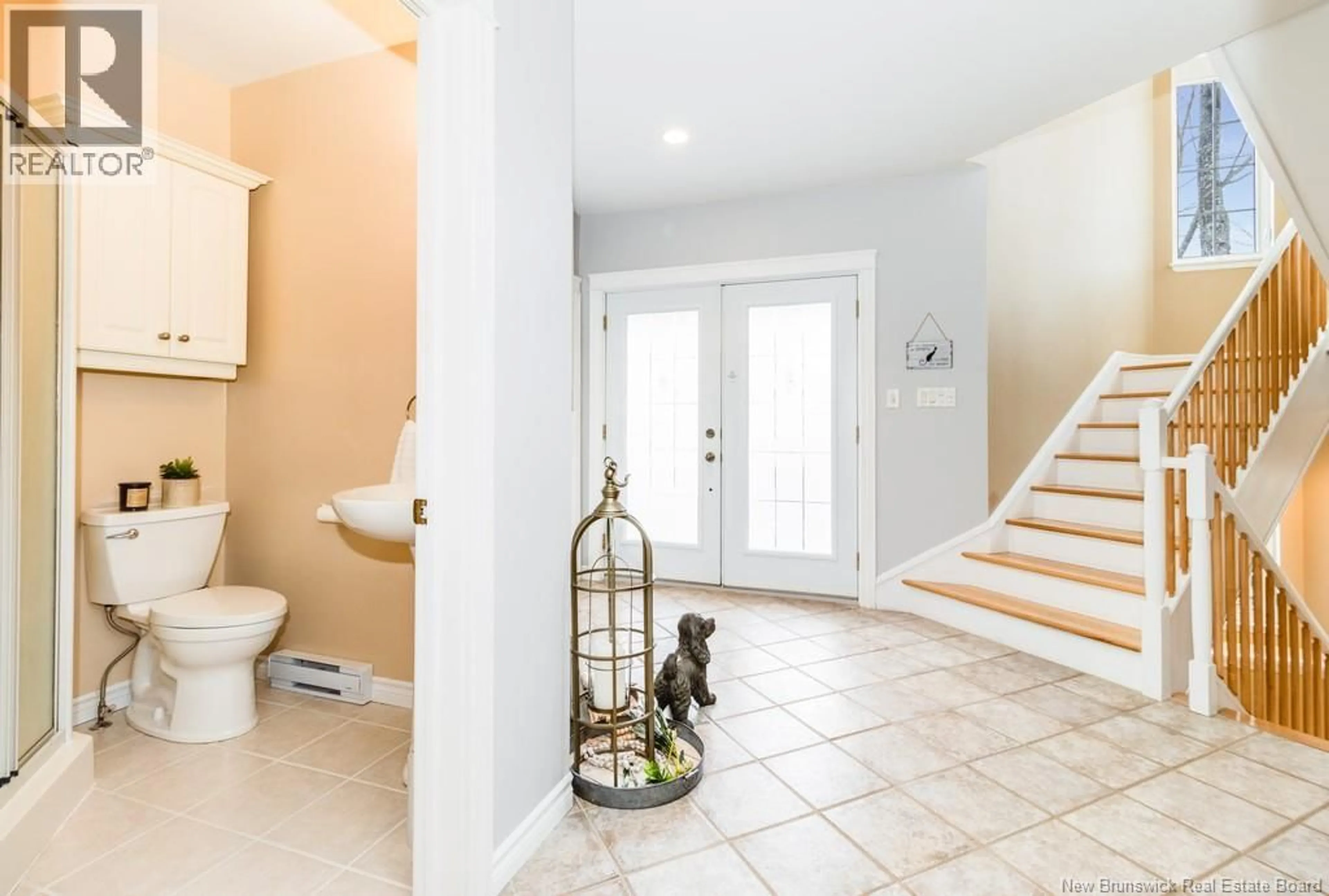 Indoor entryway for 80 BELLFLOWER STREET, New Maryland New Brunswick E3C1C2